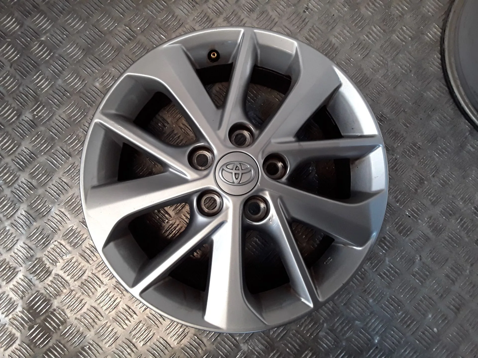 Juego Llantas Aluminio para Toyota Auris (_E18_)