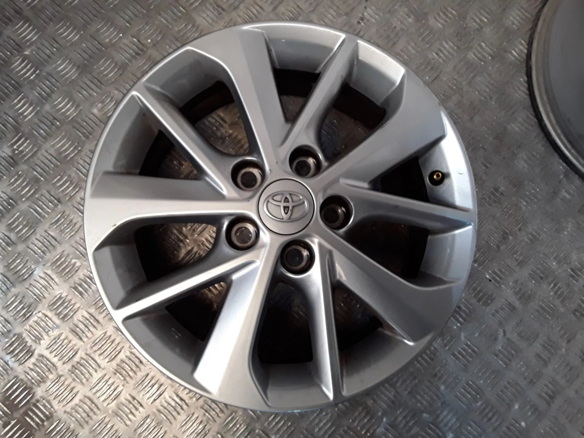 Juego Llantas Aluminio para Toyota Auris (_E18_)