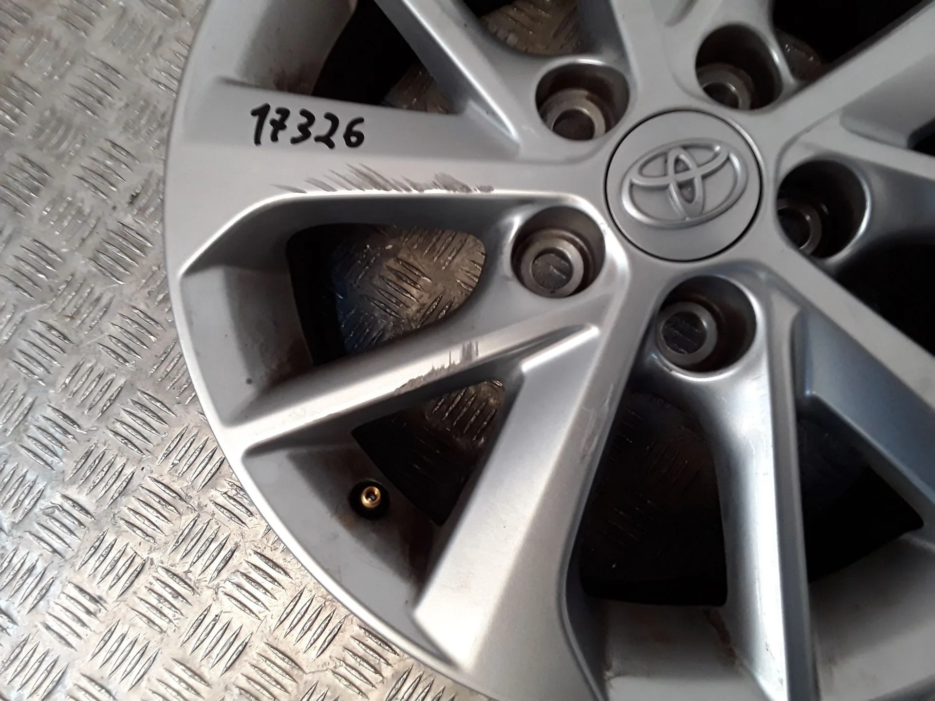 Juego Llantas Aluminio para Toyota Auris (_E18_)
