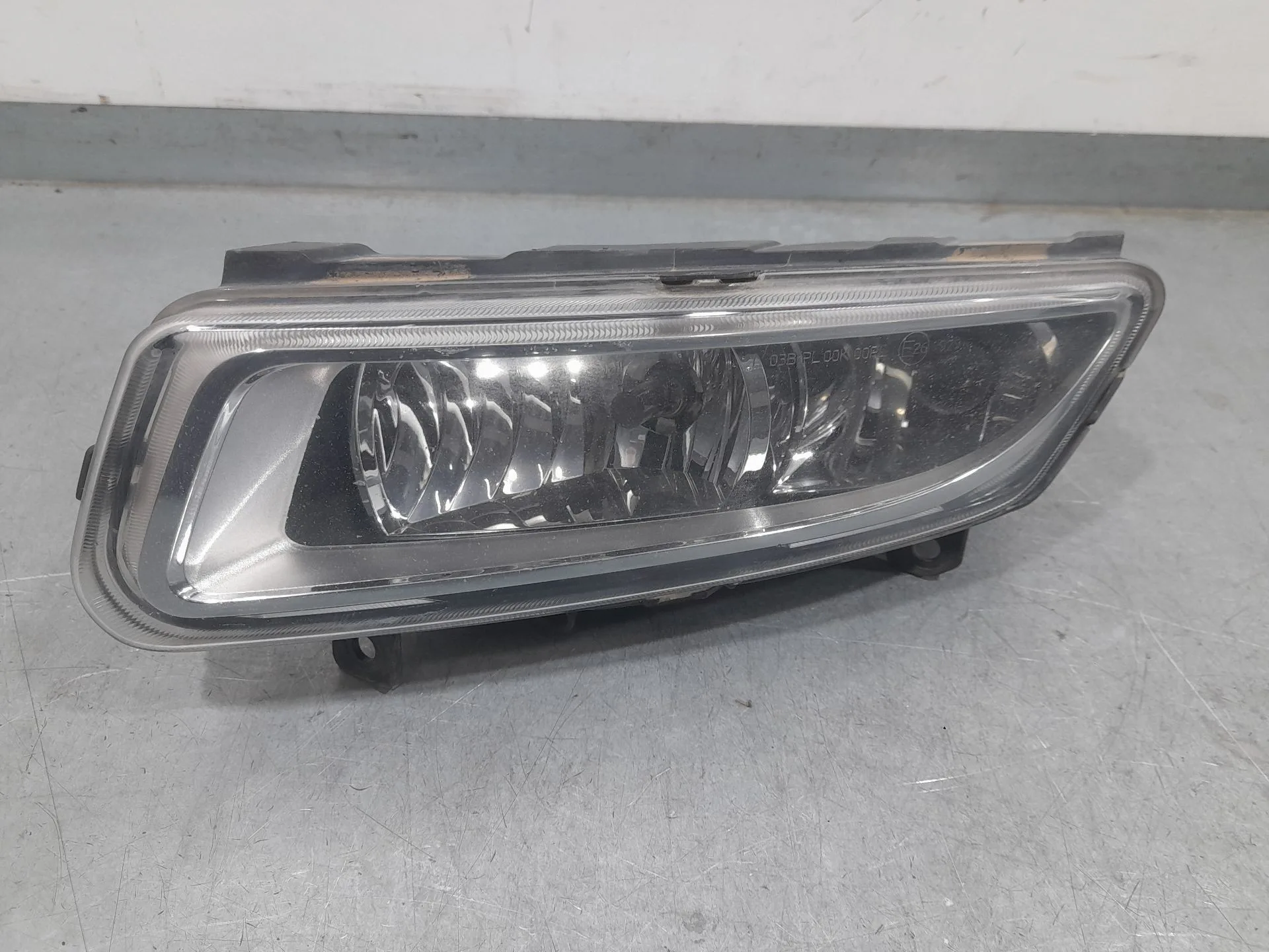Faro Antiniebla Izquierdo para Volkswagen Polo V (6R1, 6C1)