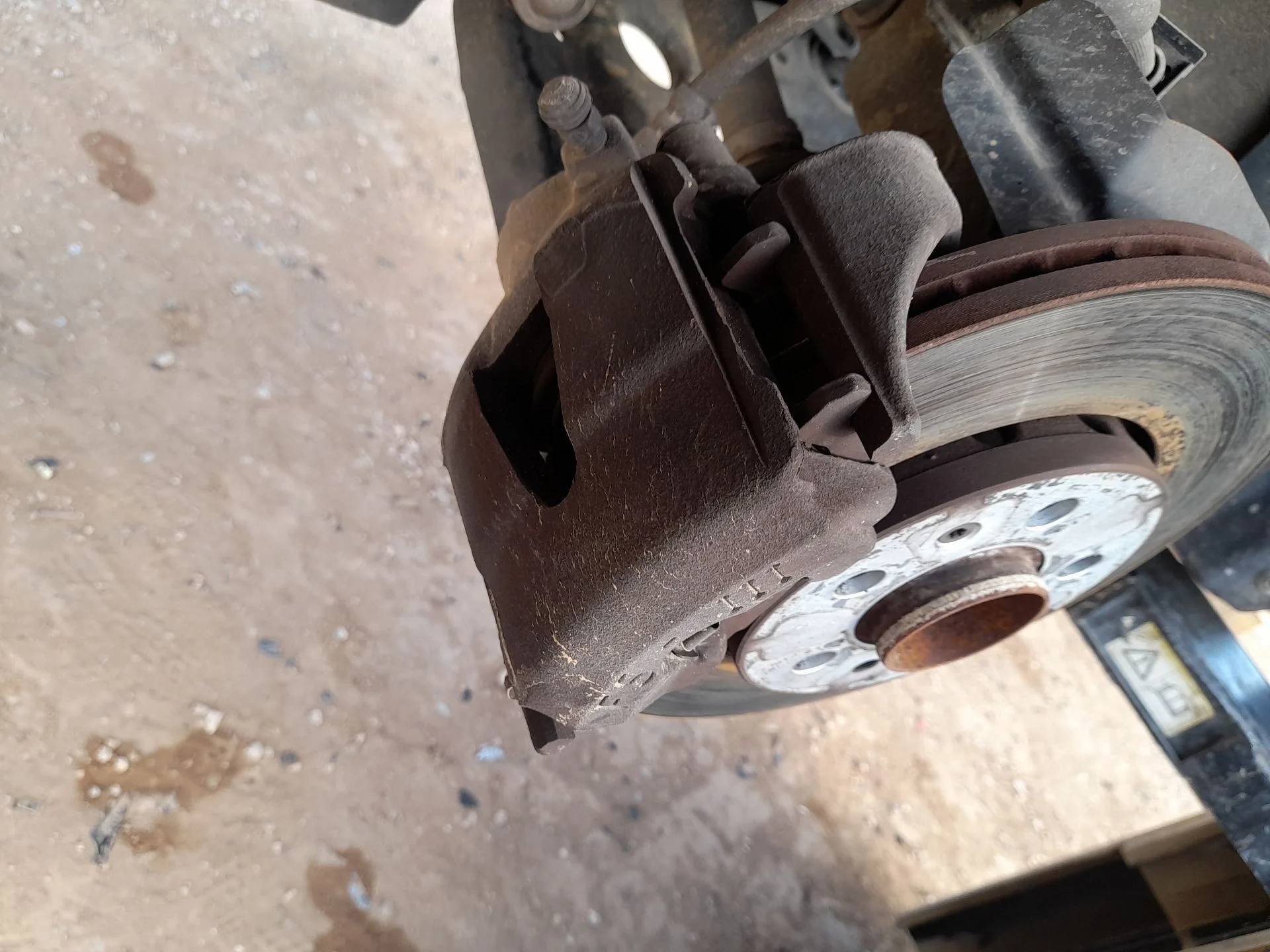 Pinza Freno Delantera Izquierda para Volkswagen Polo V (6R1, 6C1)