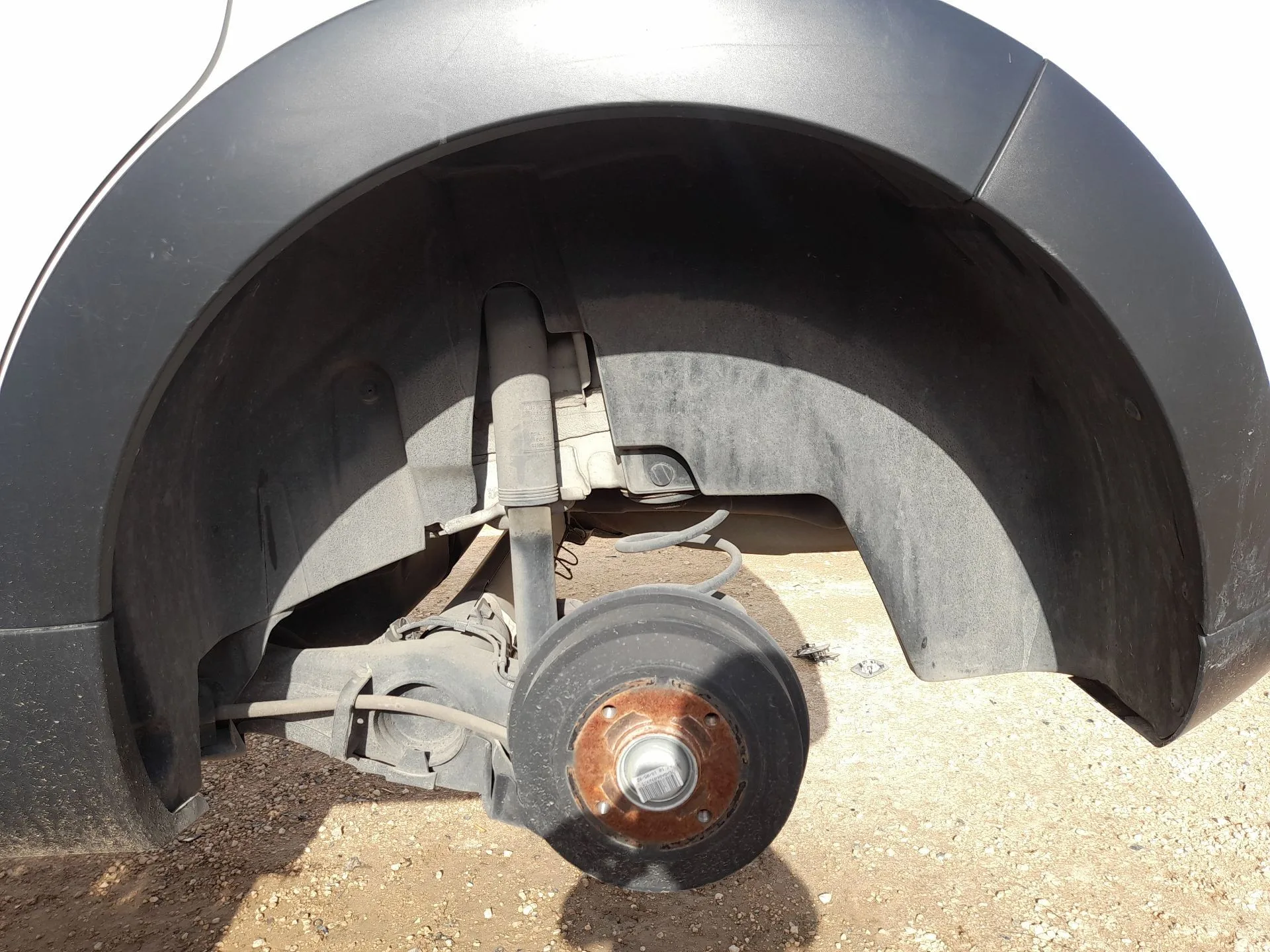 Plastico Pase Rueda Tras. Izq. para Citroën C3 Iii (Sx)