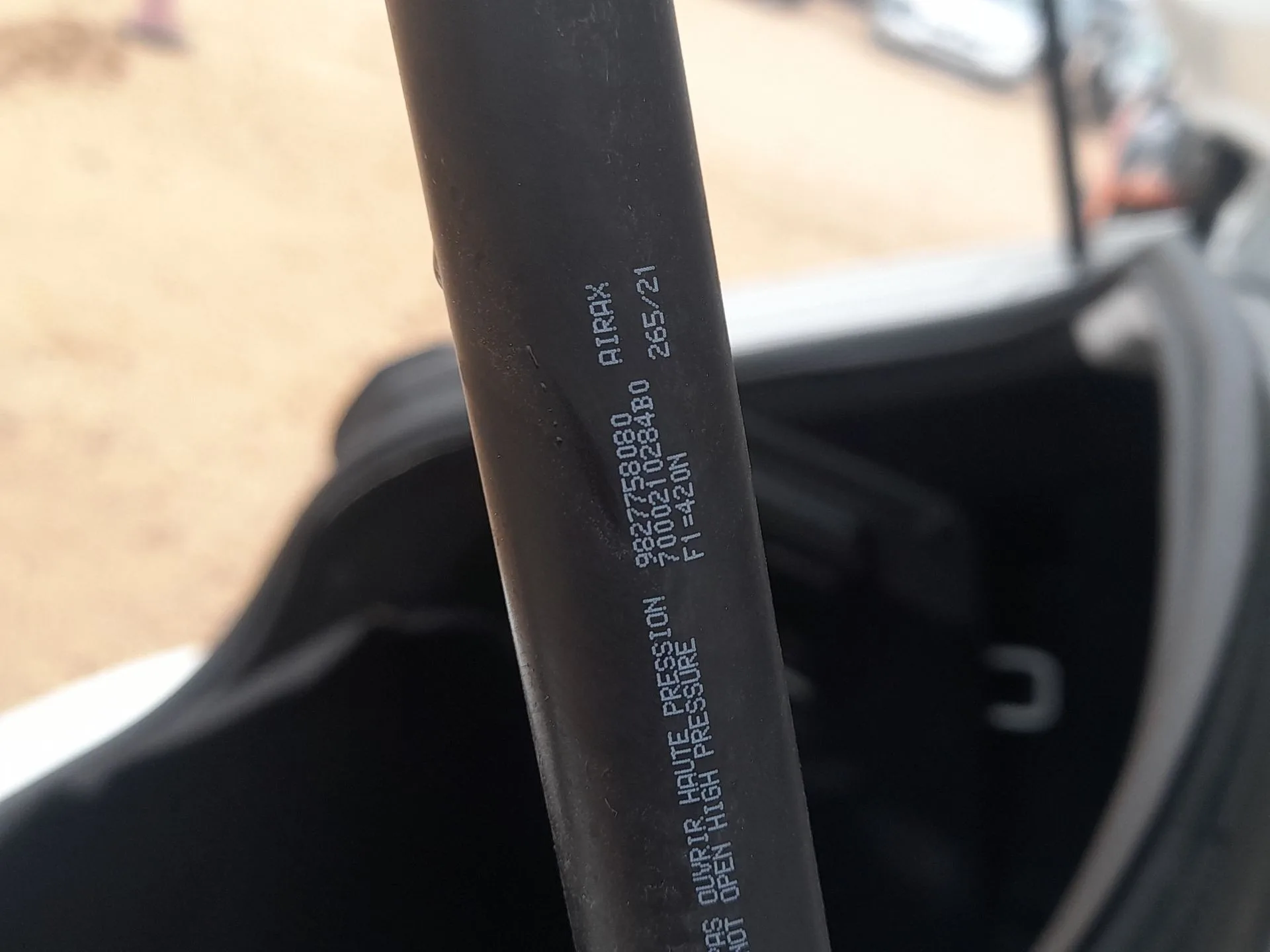 Amortiguadores Maletero / Porton para Peugeot 208 Ii (Ub_, Up_, Uw_, Uj_)