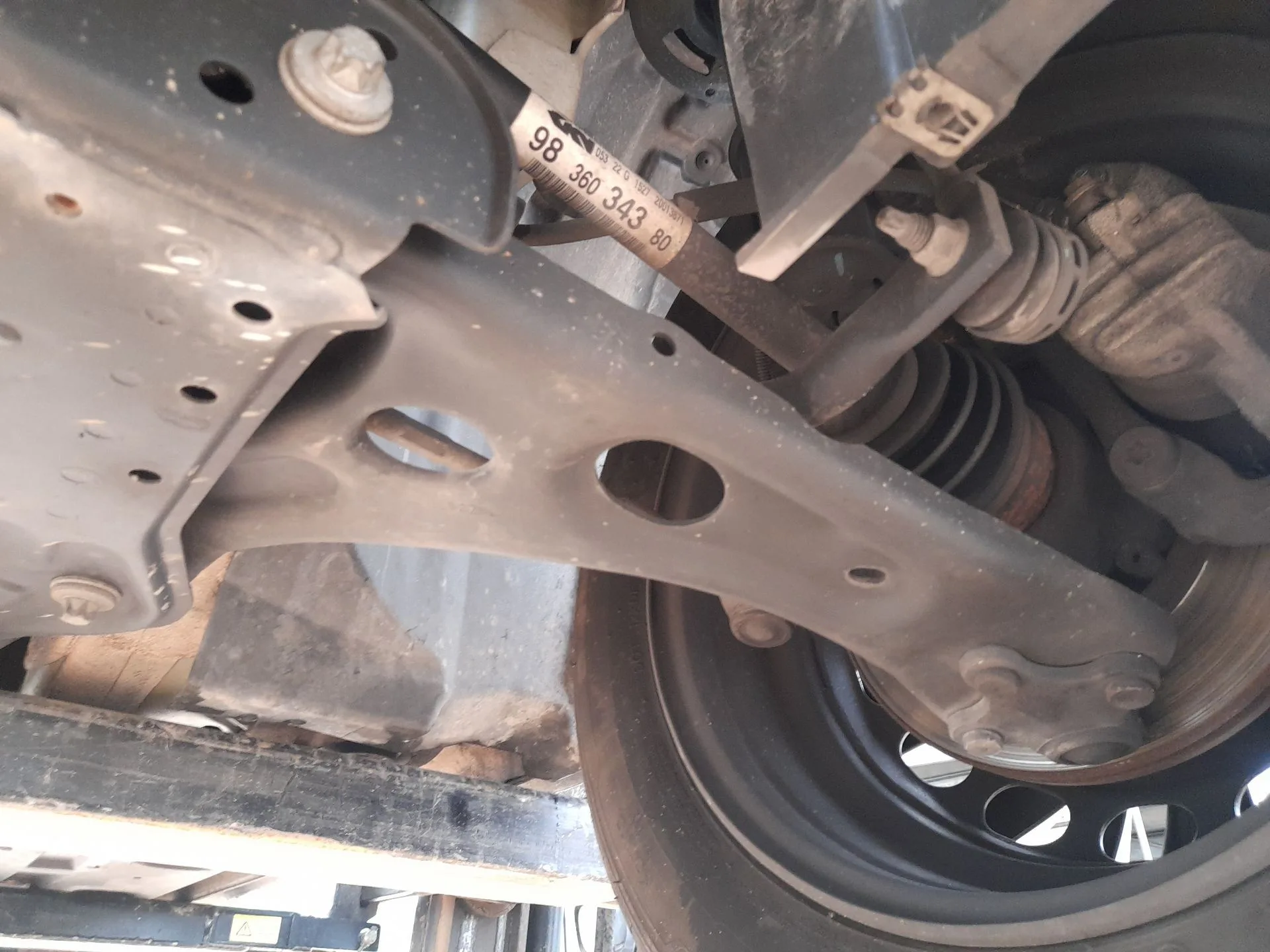 Brazo Suspension Inferior Delantero Izquierdo para Peugeot 208 Ii (Ub_, Up_, Uw_, Uj_)