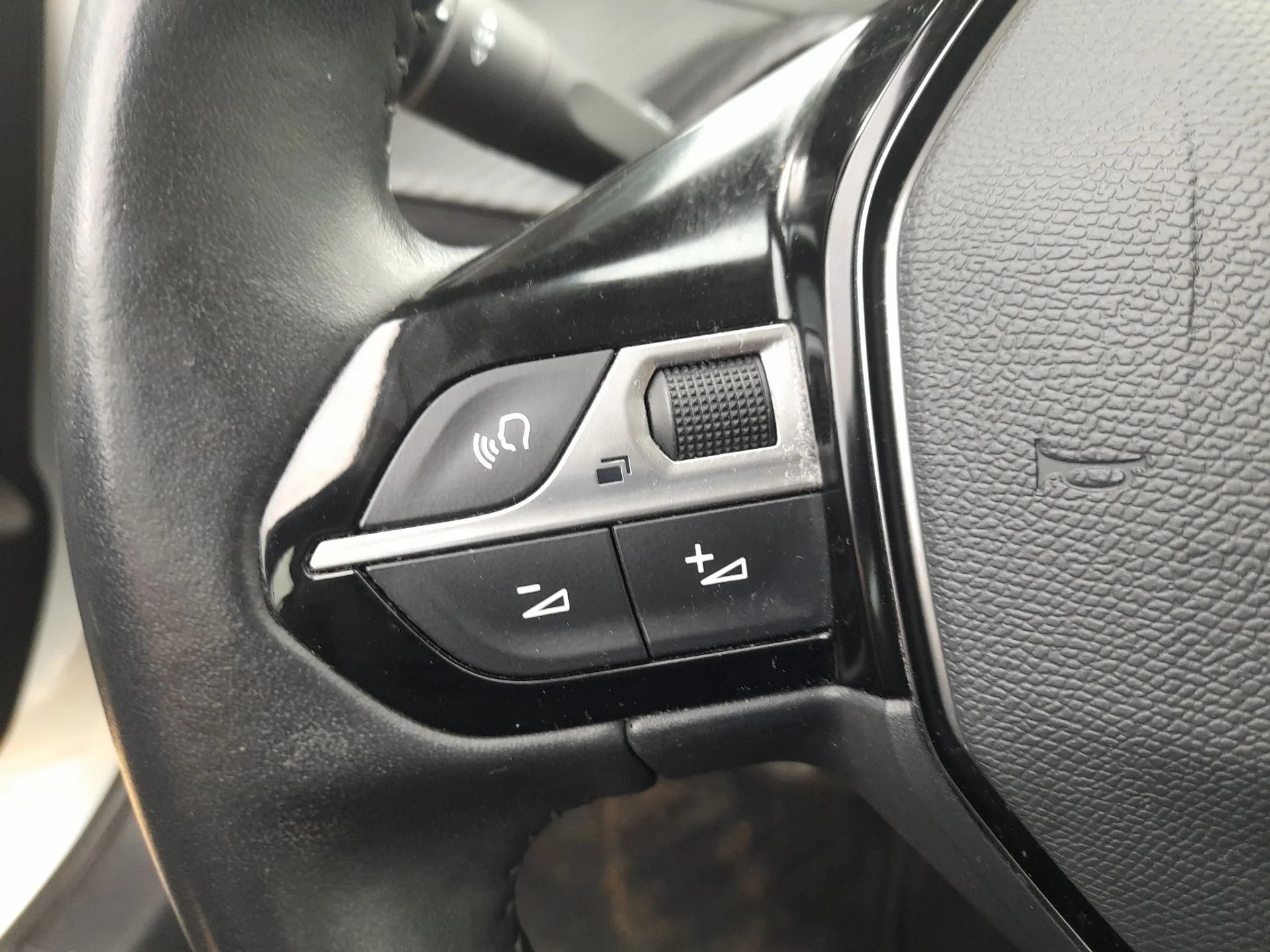 Volante para Peugeot 208 Ii (Ub_, Up_, Uw_, Uj_)