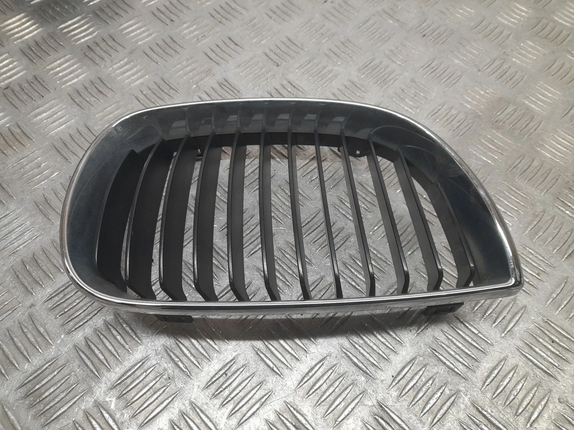 Rejilla Delantera para Bmw 1 (E81)