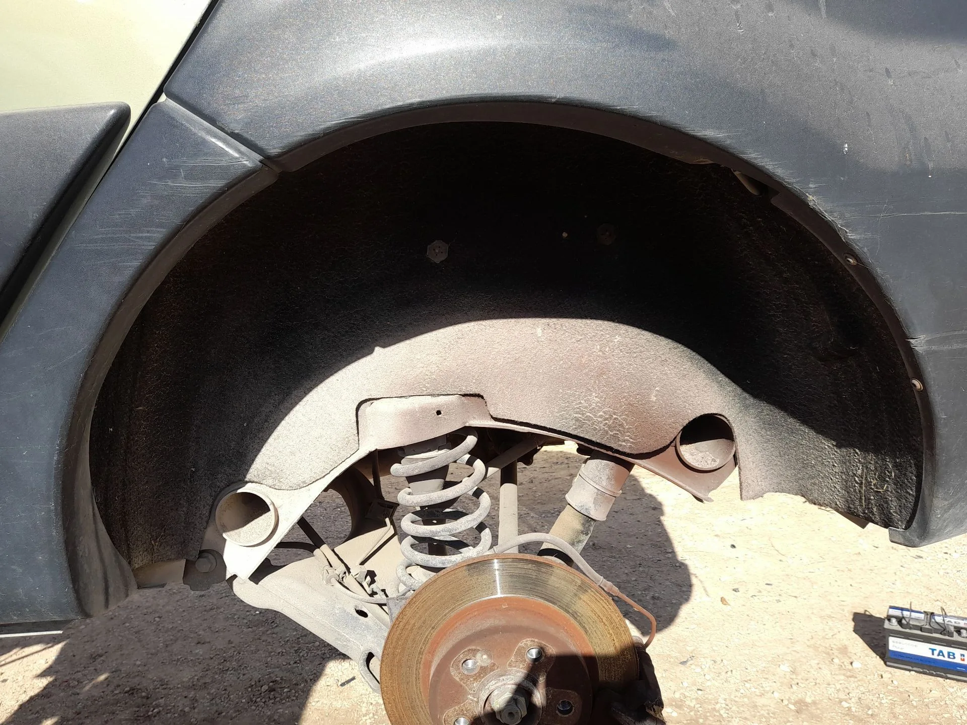 Plastico Pase Rueda Tras. Izq. para Renault Scenic I Monospace (Ja0/1_, Fa0_)