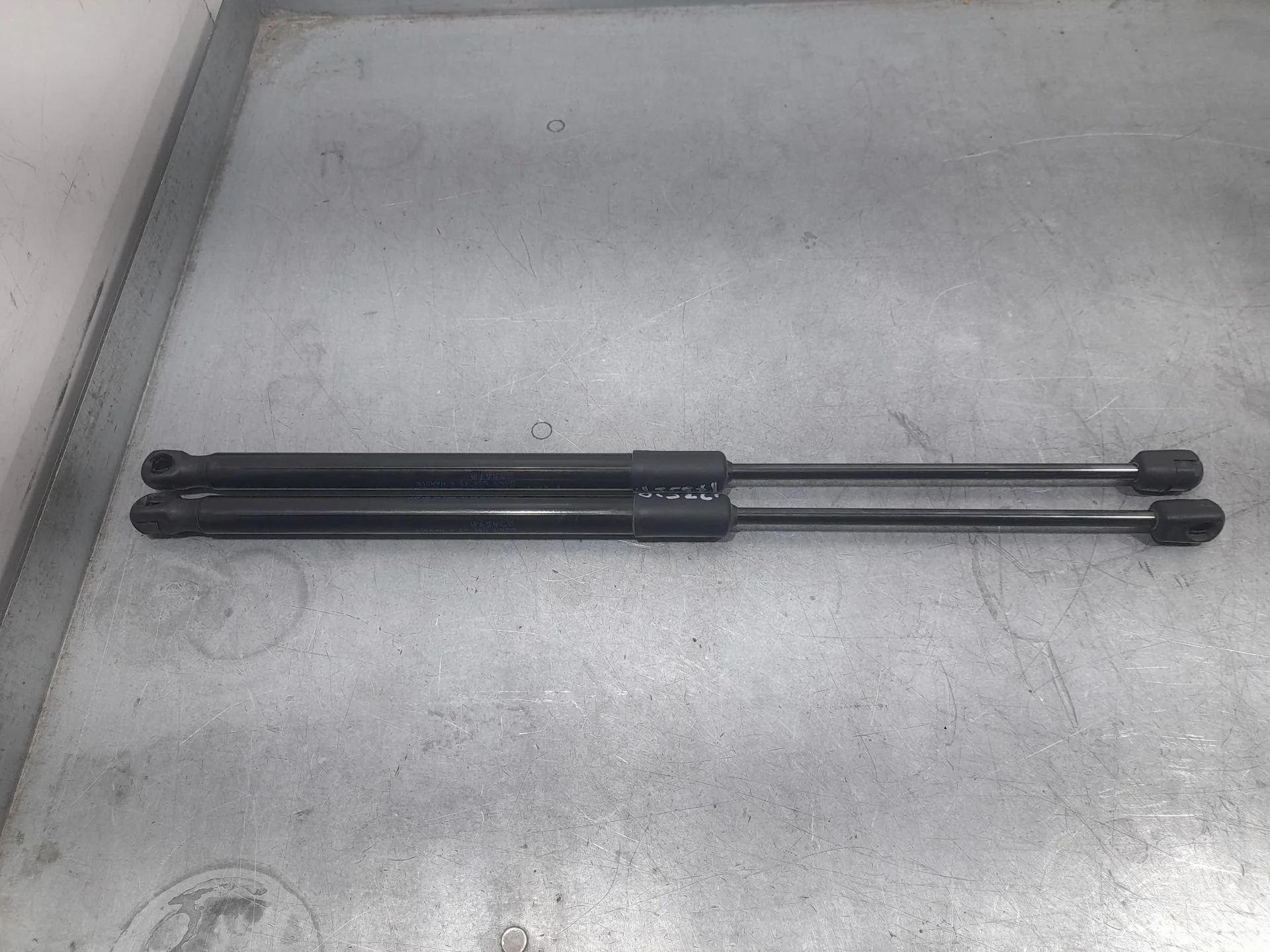 Amortiguadores Maletero / Porton para Ssangyong Tivoli