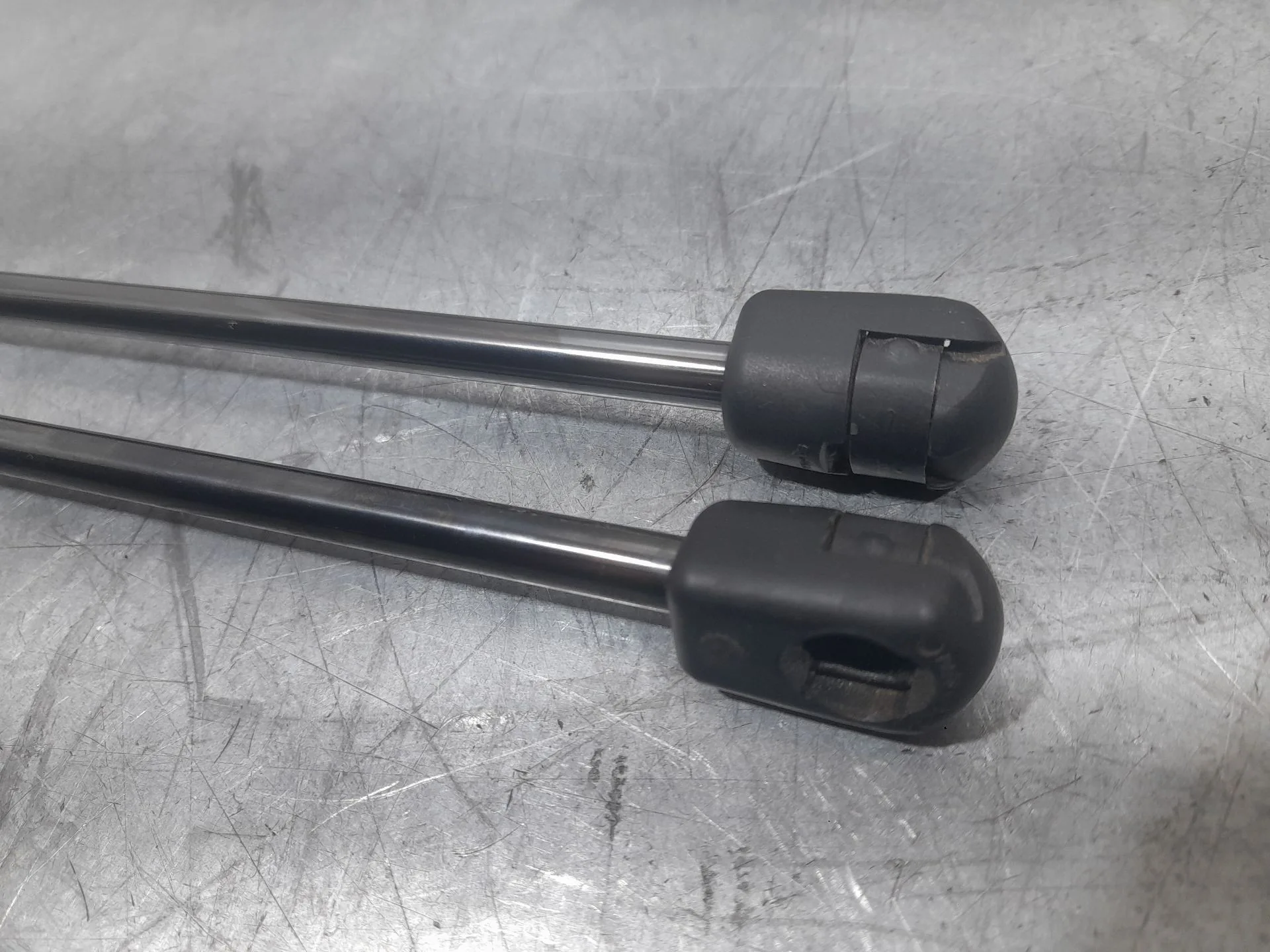 Amortiguadores Maletero / Porton para Ssangyong Tivoli