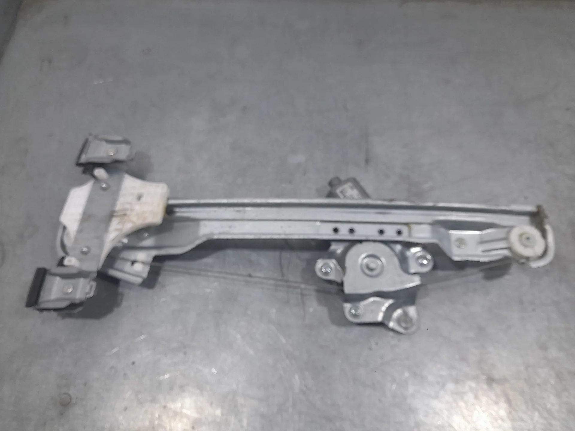Elevalunas Trasero Izquierdo para Ssangyong Tivoli