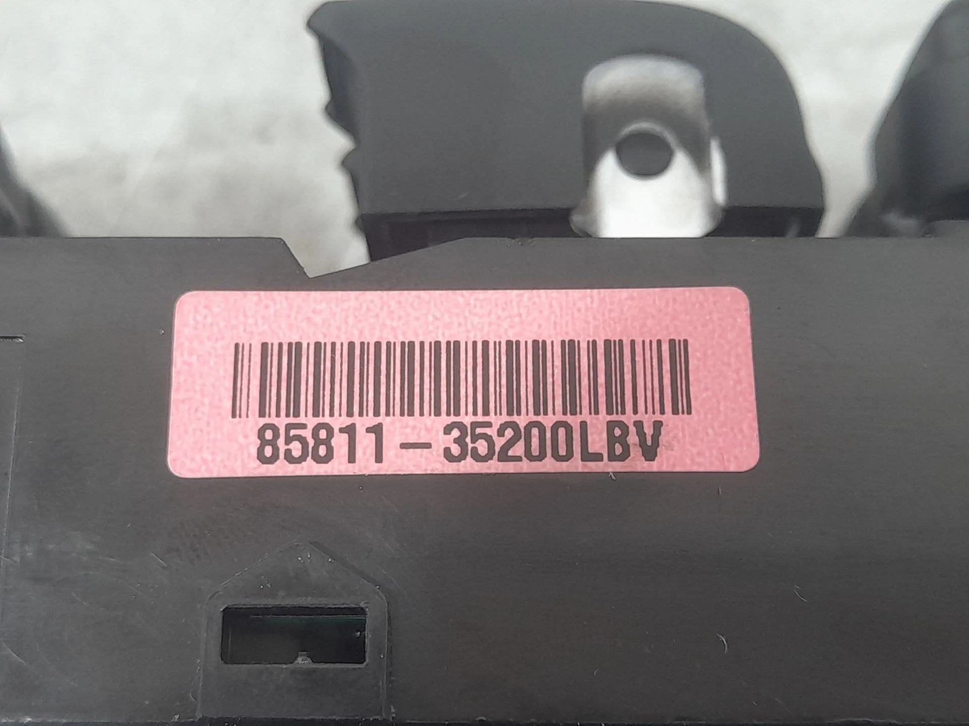 Mando Elevalunas Delantero Izquierdo para Ssangyong Tivoli