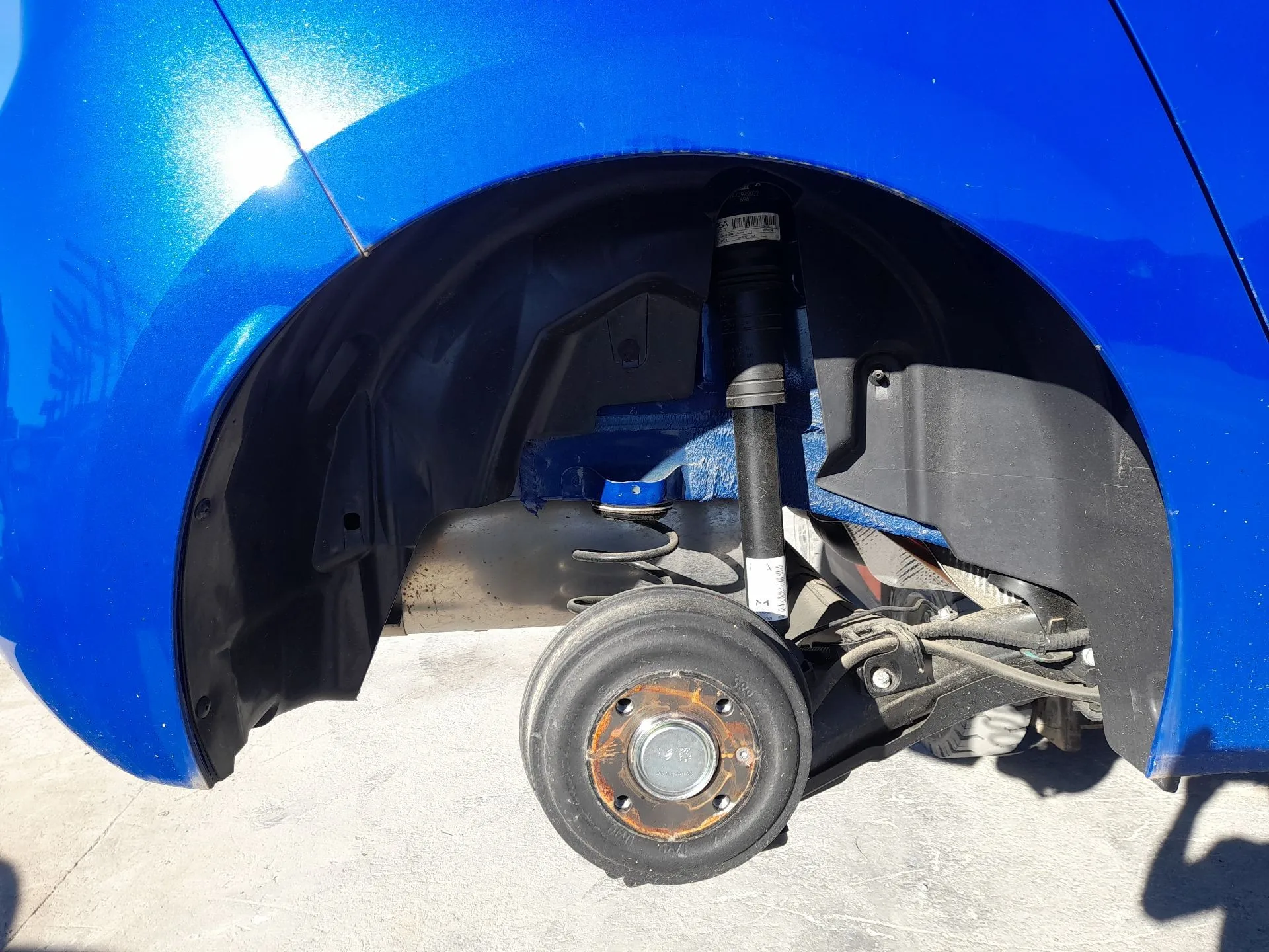 Plastico Pase Rueda Tras. Dch. para Opel Corsa F (P2Jo)