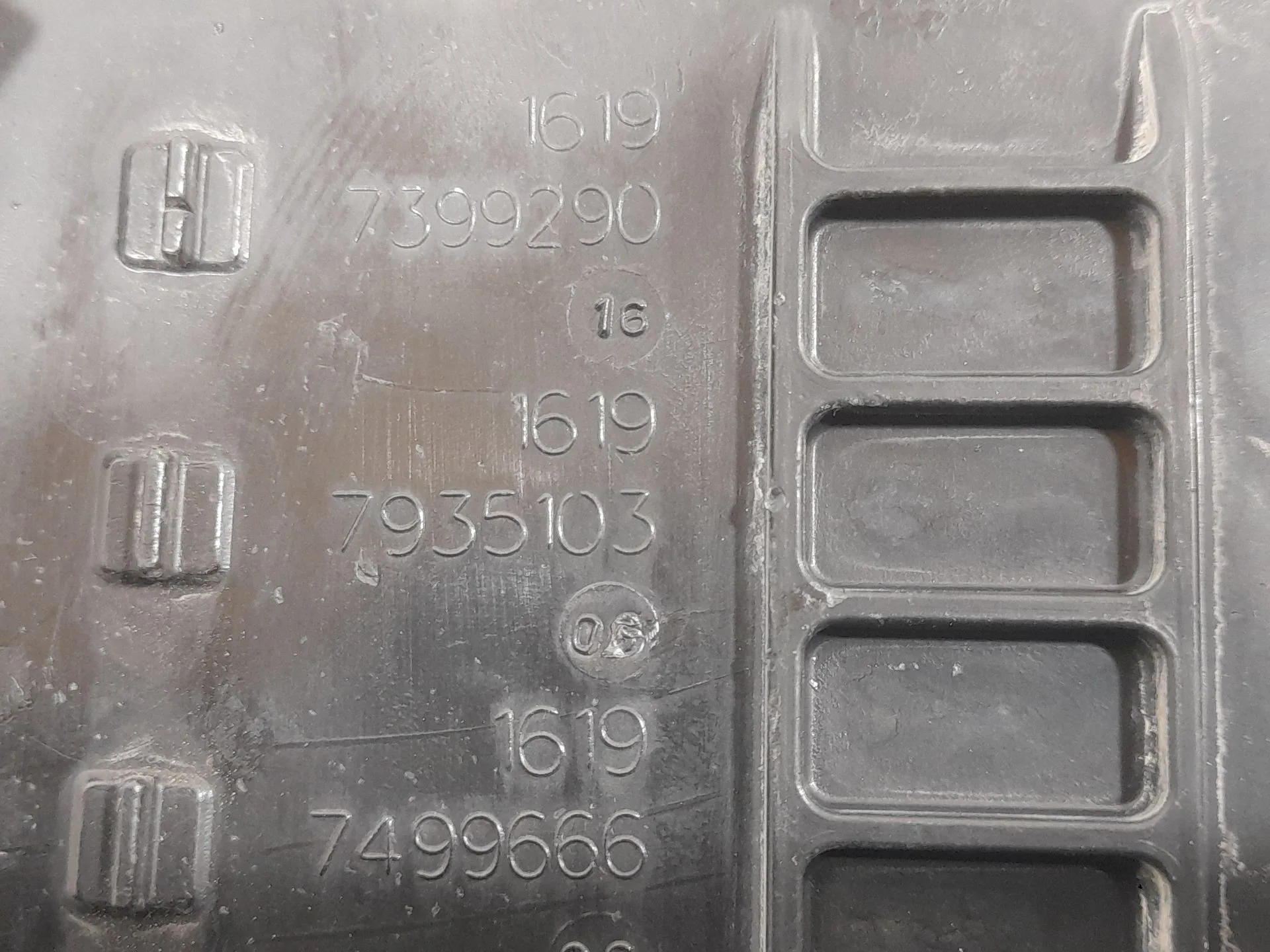 Deposito Adblue para Bmw Serie 1 Lim. (F40)