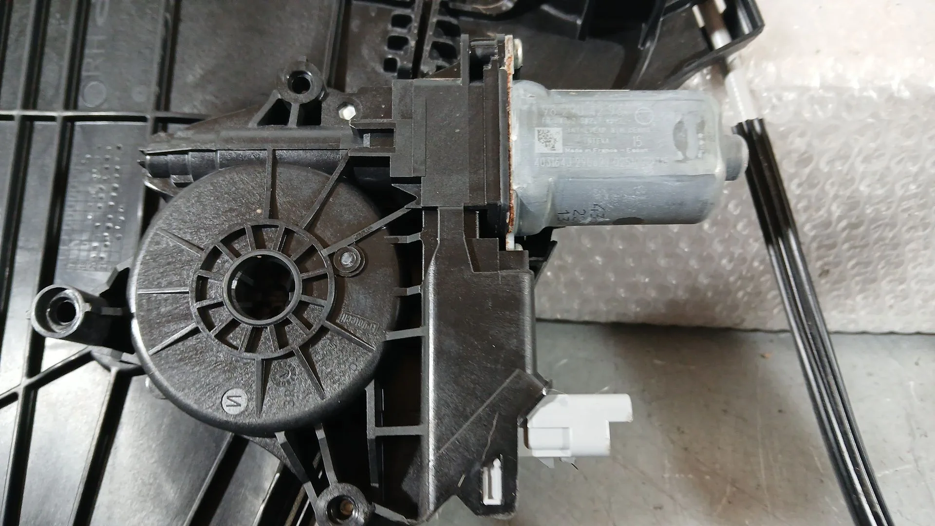 Elevalunas Delantero Derecho para Opel Corsa F (P2Jo)