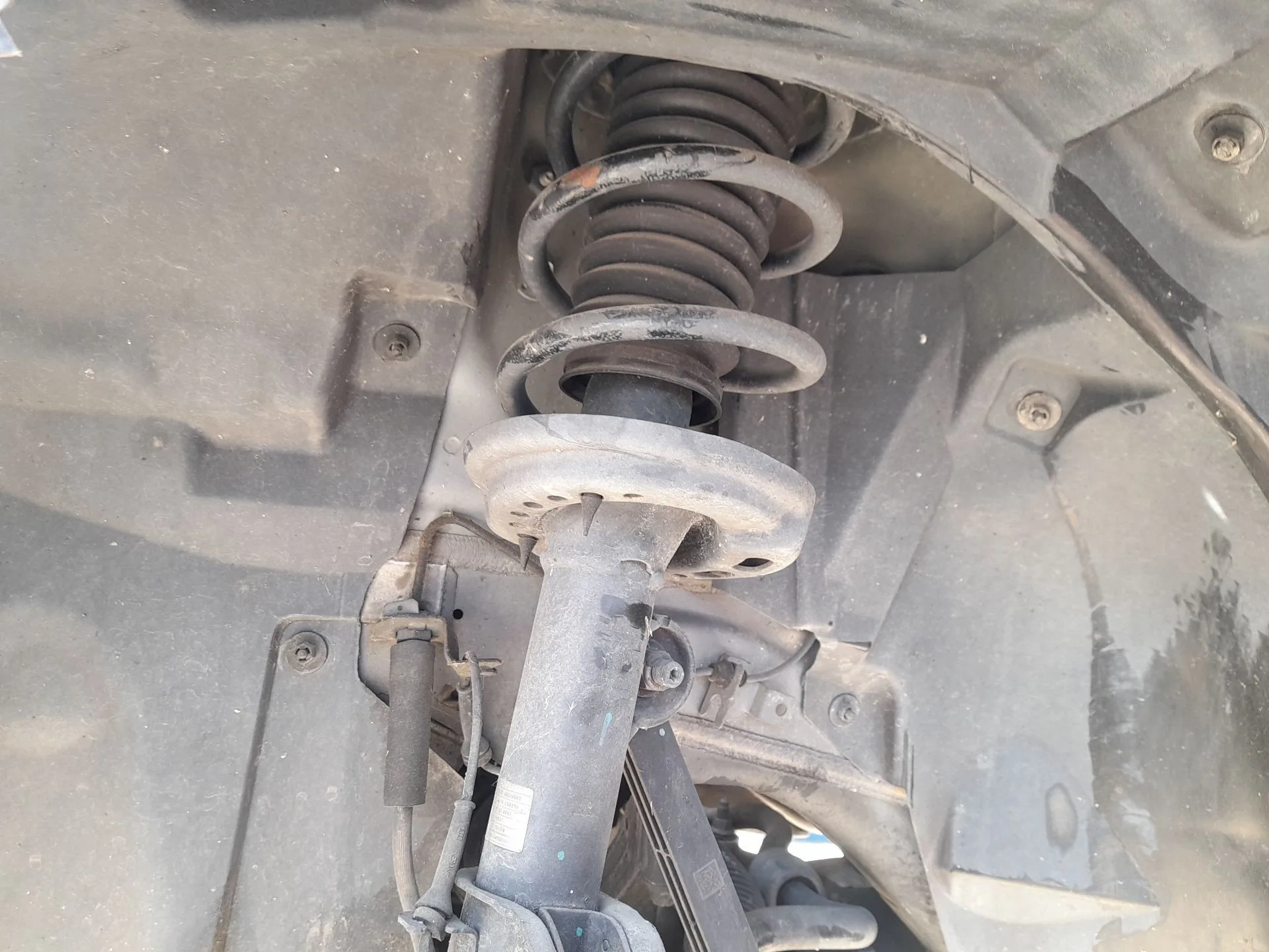 Amortiguador Delantero Izquierdo para Jeep Compass (Mp, M6, Mv, M7)