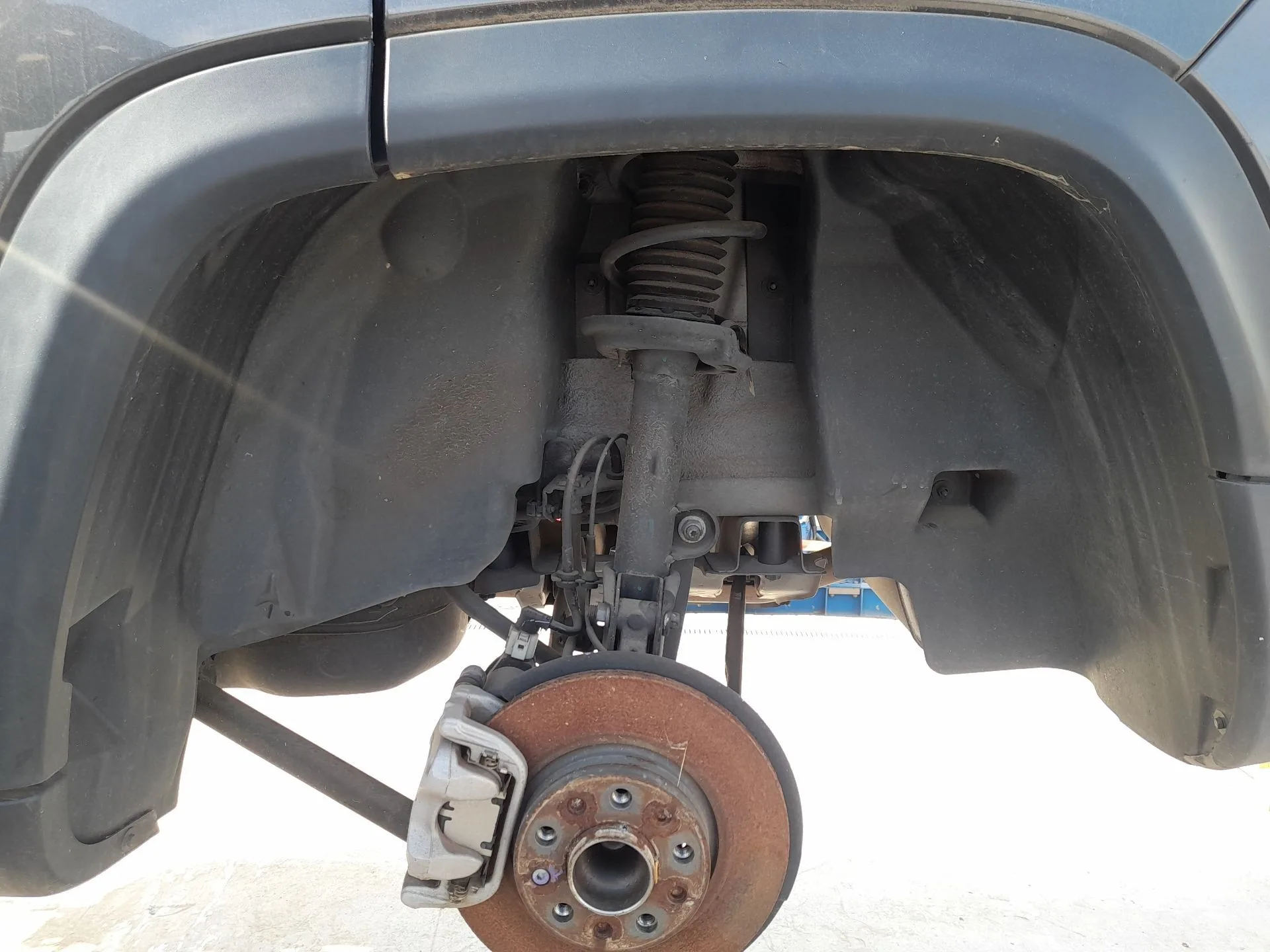 Plastico Pase Rueda Tras. Izq. para Jeep Compass (Mp, M6, Mv, M7)