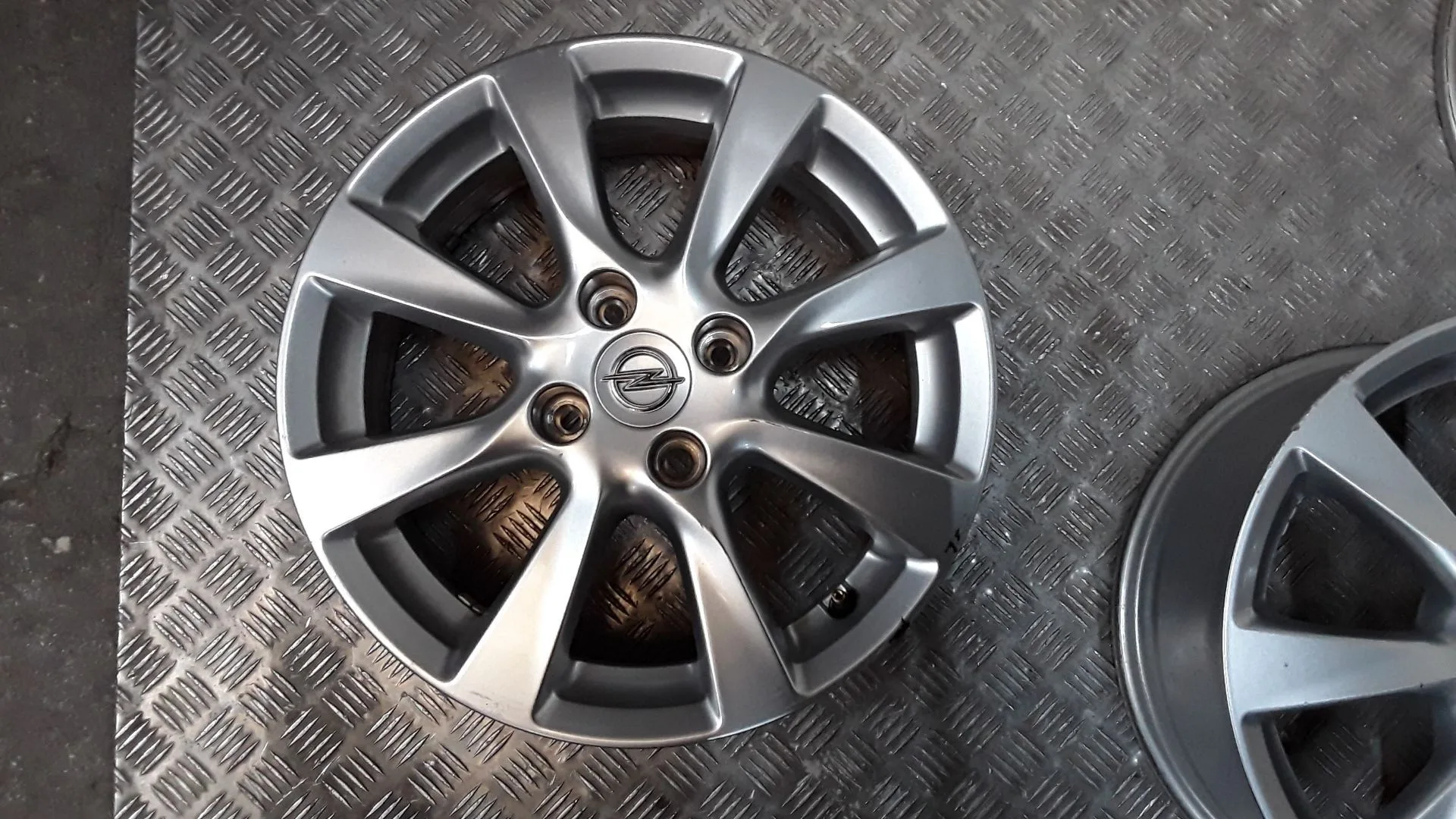 Juego Llantas Aluminio para Opel Corsa F (P2Jo)