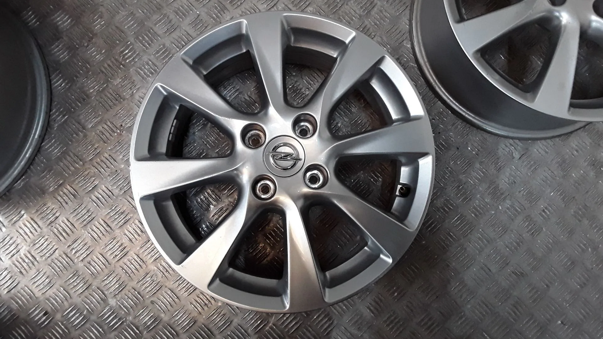 Juego Llantas Aluminio para Opel Corsa F (P2Jo)
