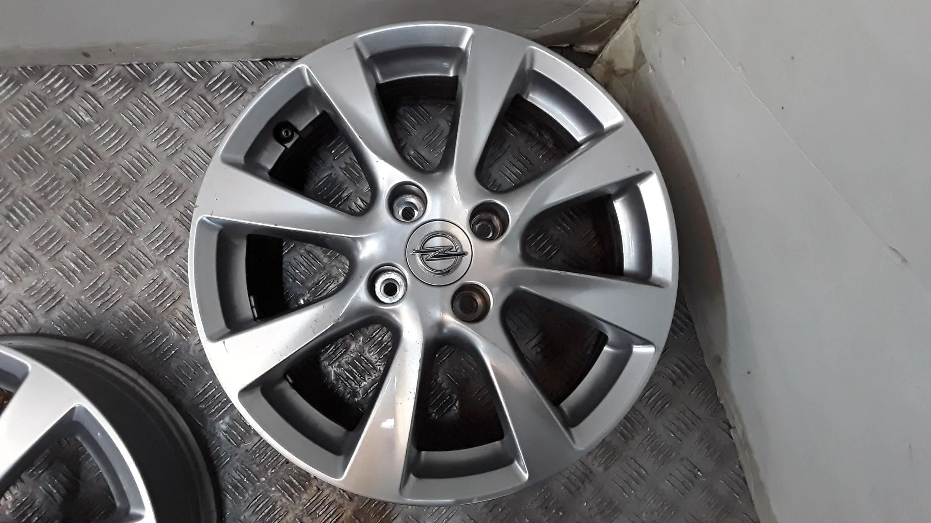 Juego Llantas Aluminio para Opel Corsa F (P2Jo)