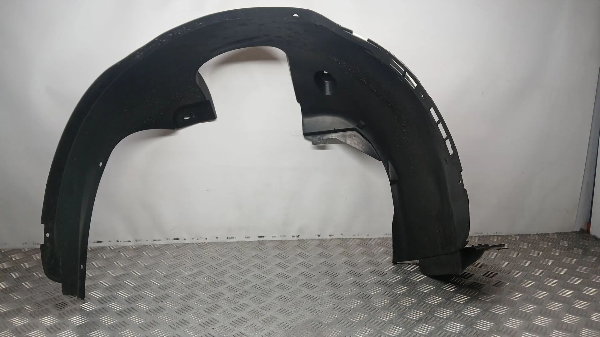 Plastico Pase Rueda Del. Dch. para Jaecoo 7 Phev