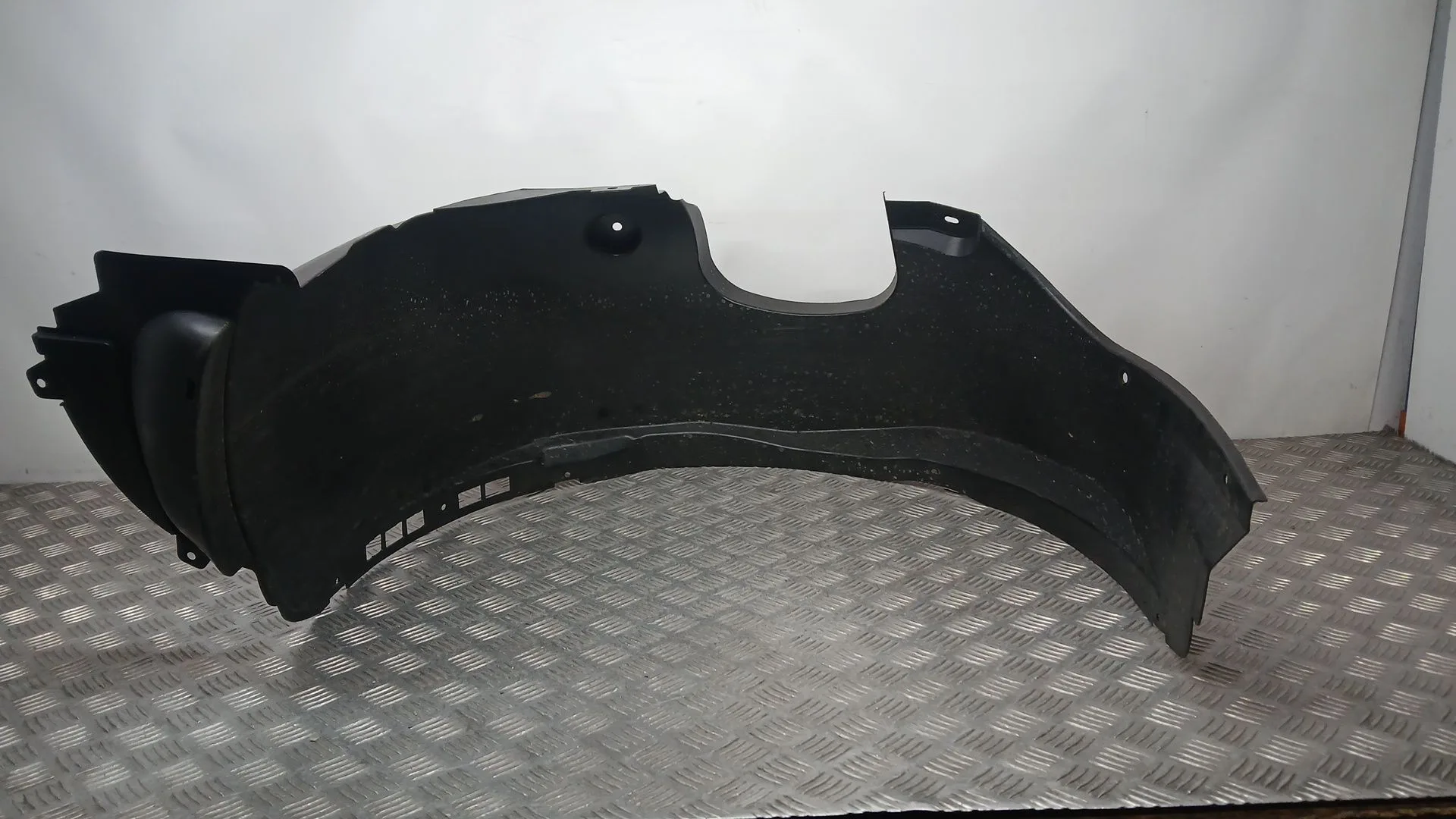 Plastico Pase Rueda Del. Dch. para Jaecoo 7 Phev