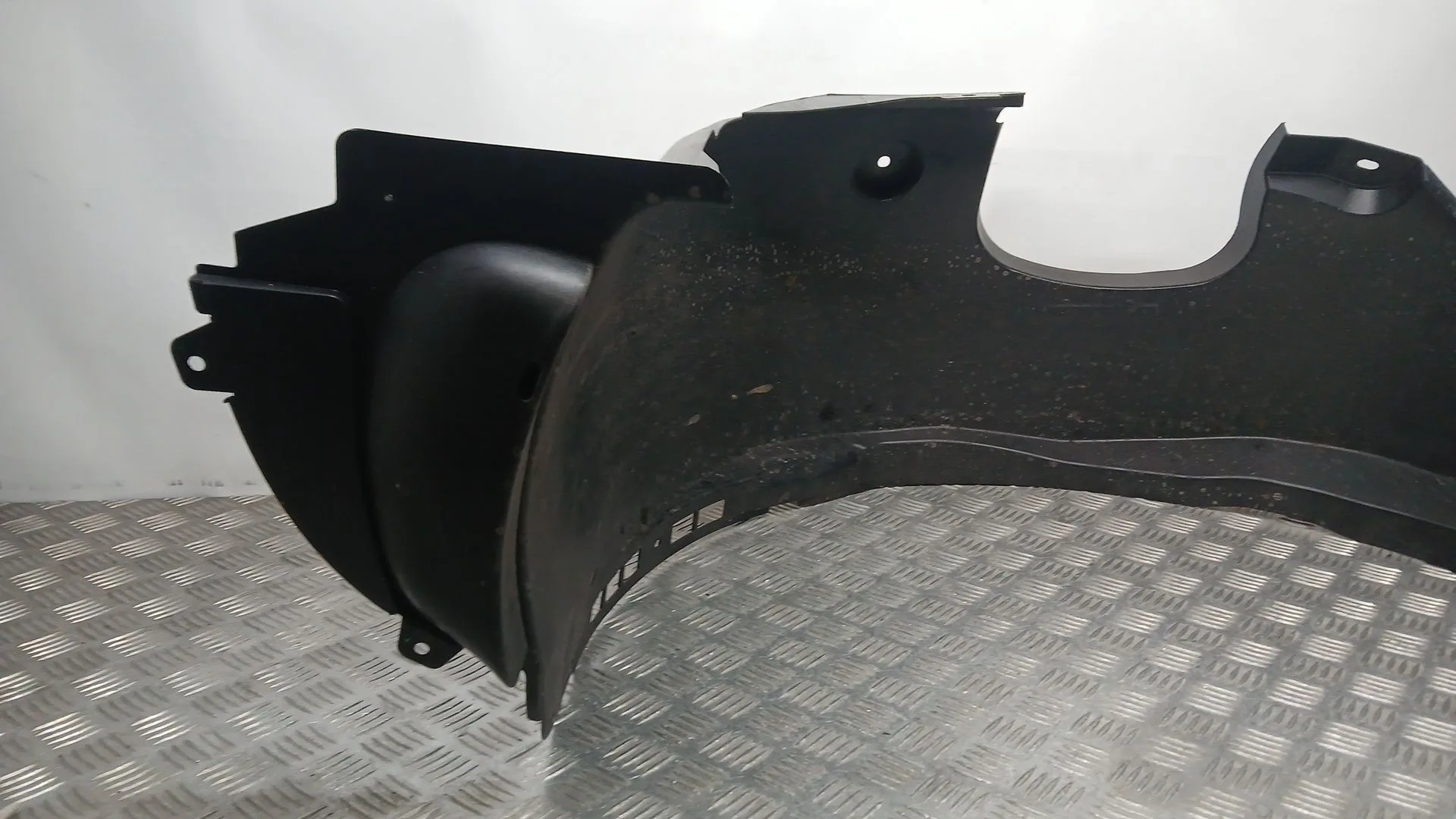 Plastico Pase Rueda Del. Dch. para Jaecoo 7 Phev