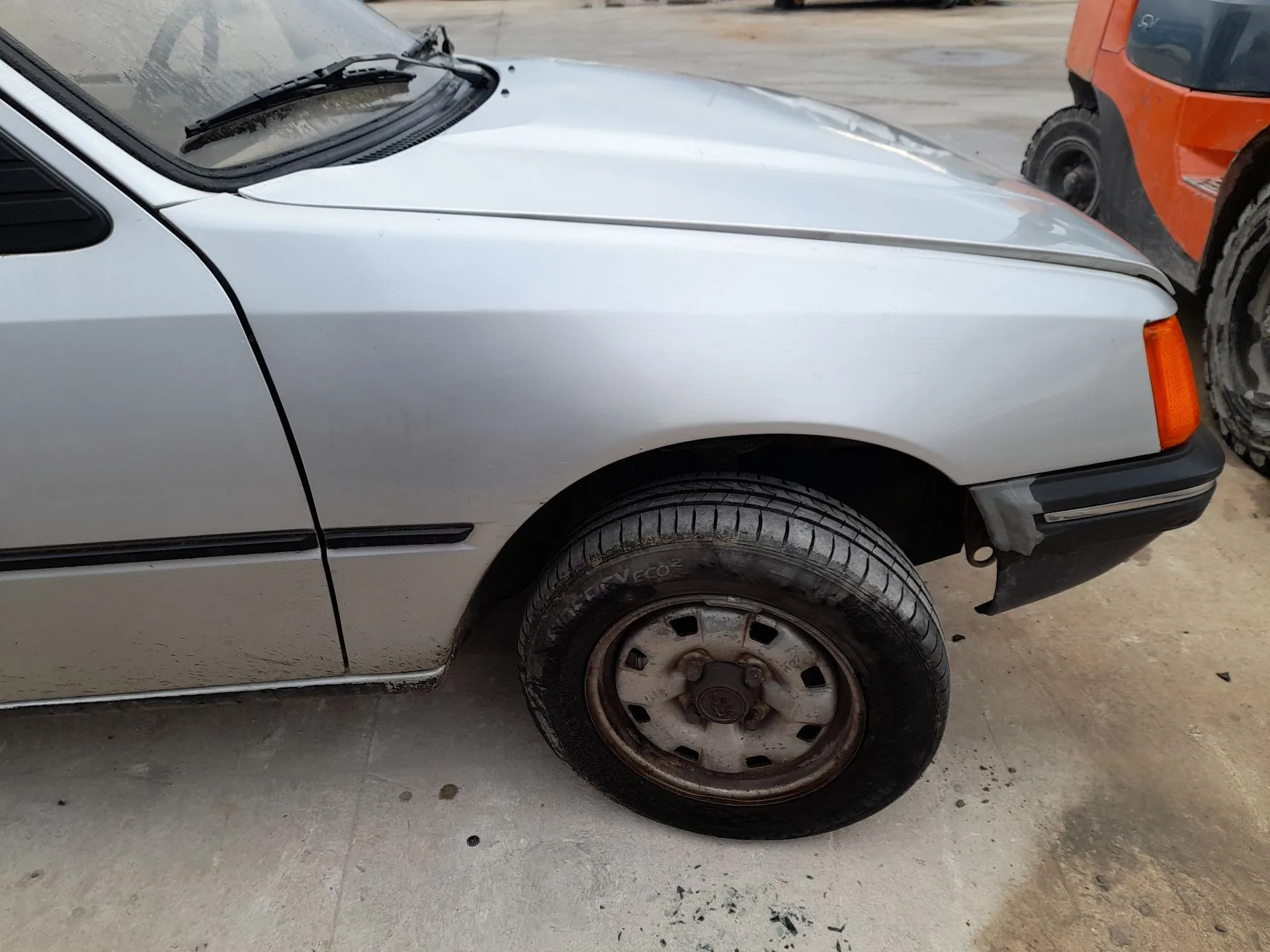 Aleta Delantera Derecha para Peugeot 205 I (741A/C)