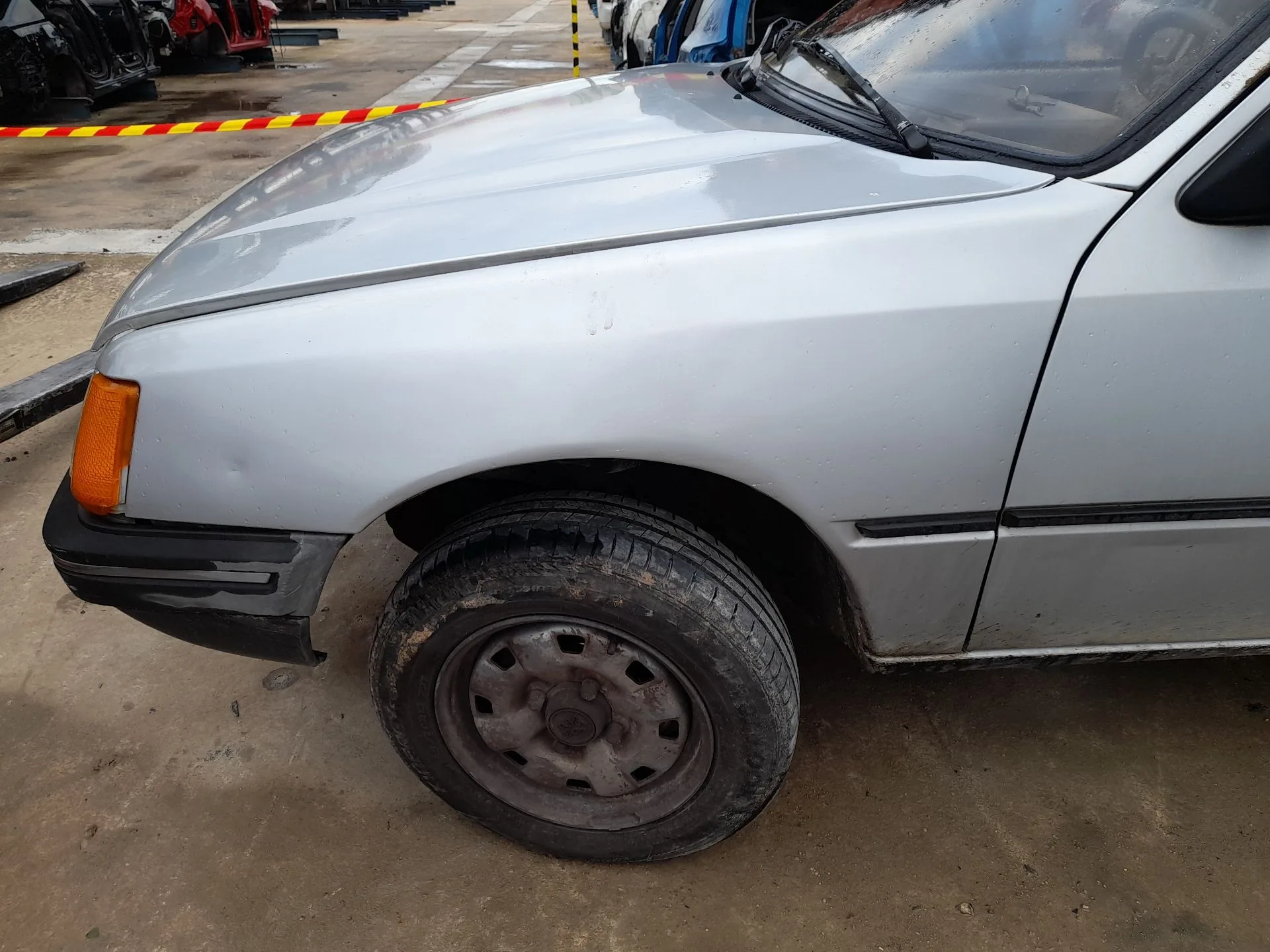 Aleta Delantera Izquierda para Peugeot 205 I (741A/C)