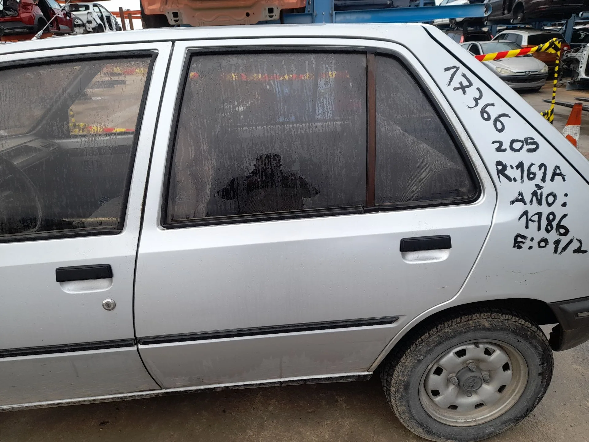 Puerta Trasera Izquierda para Peugeot 205 I (741A/C)