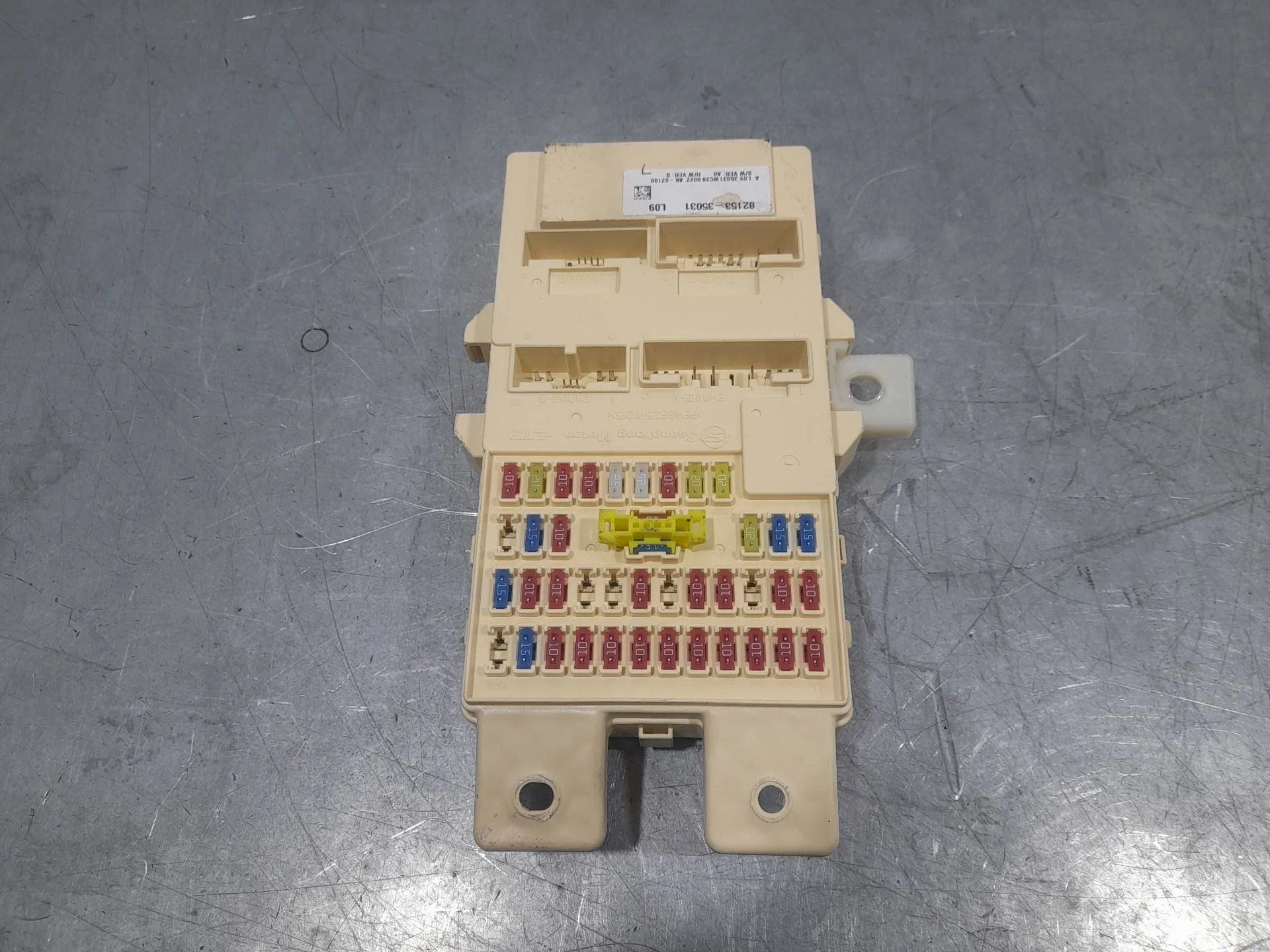 Caja Reles / Fusibles para Ssangyong Tivoli