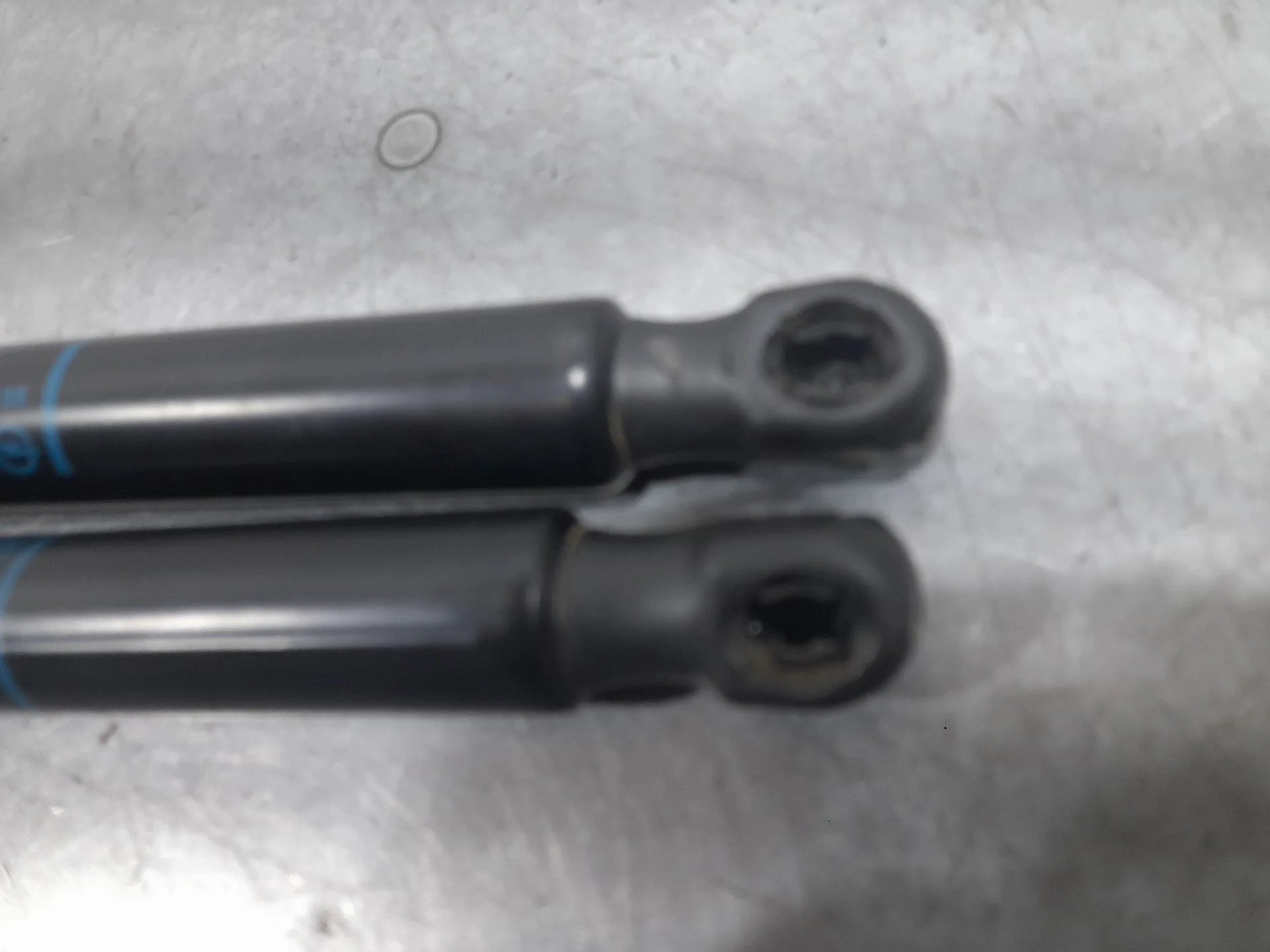 Amortiguadores Maletero / Porton para Opel Crossland X / Crossland (P17, P2Qo)