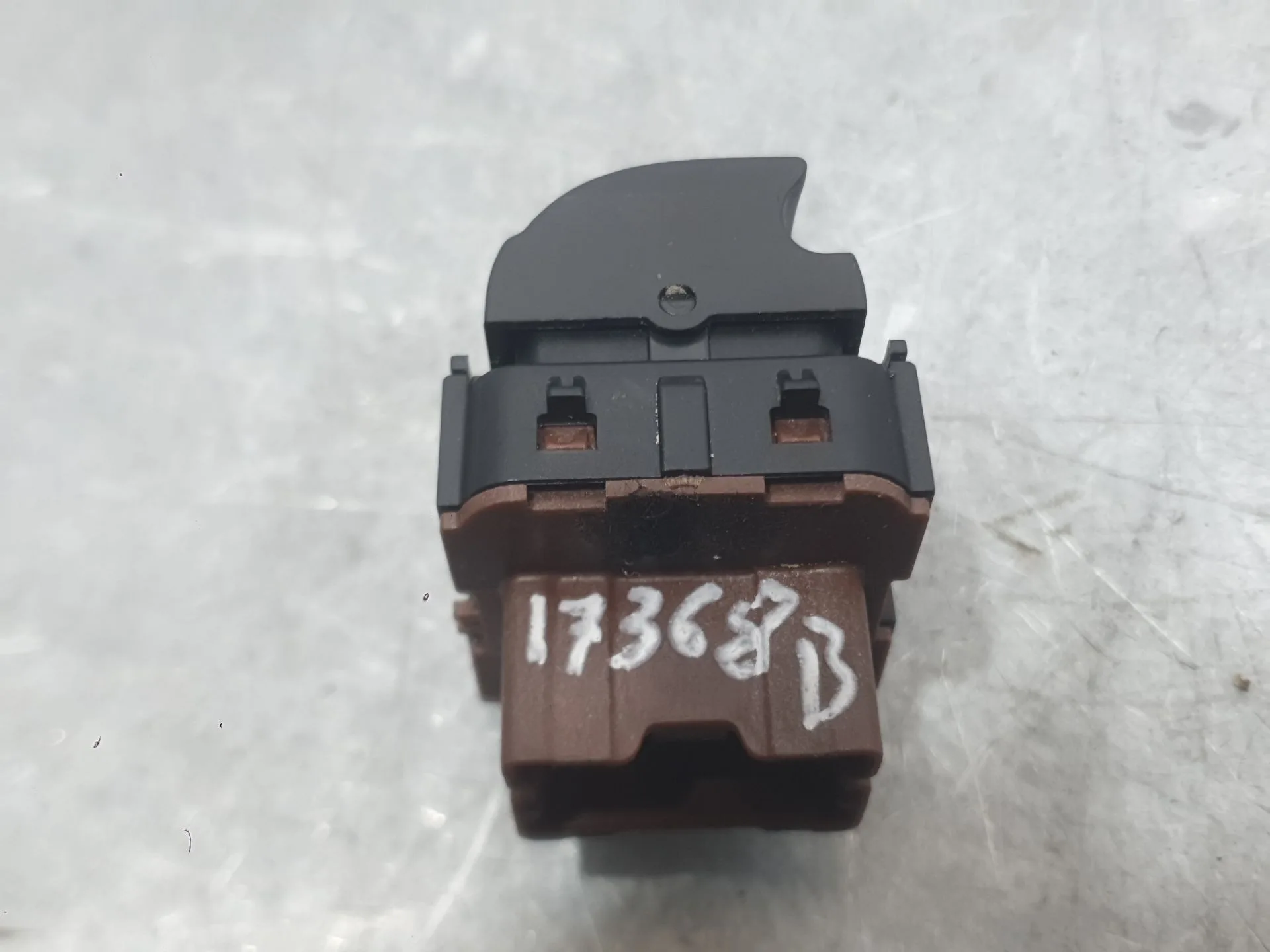 Mando Elevalunas Delantero Izquierdo para Dacia Sandero Iii