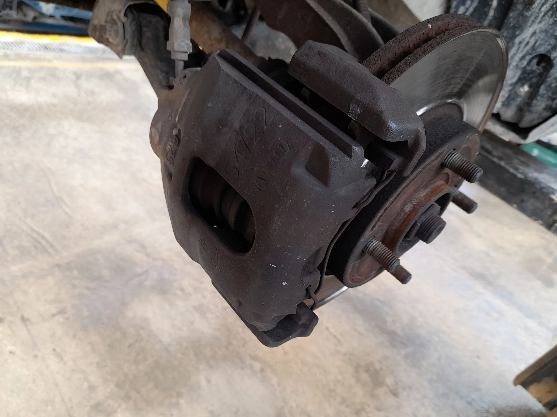 Pinza Freno Delantera Izquierda para Ford Fiesta V (Jh_, Jd_)