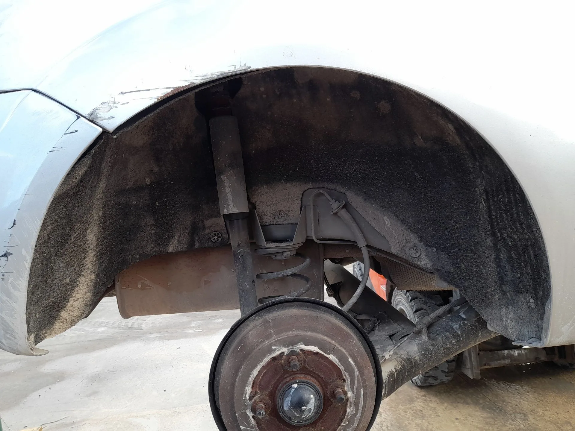 Plastico Pase Rueda Tras. Dch. para Ford Fiesta V (Jh_, Jd_)