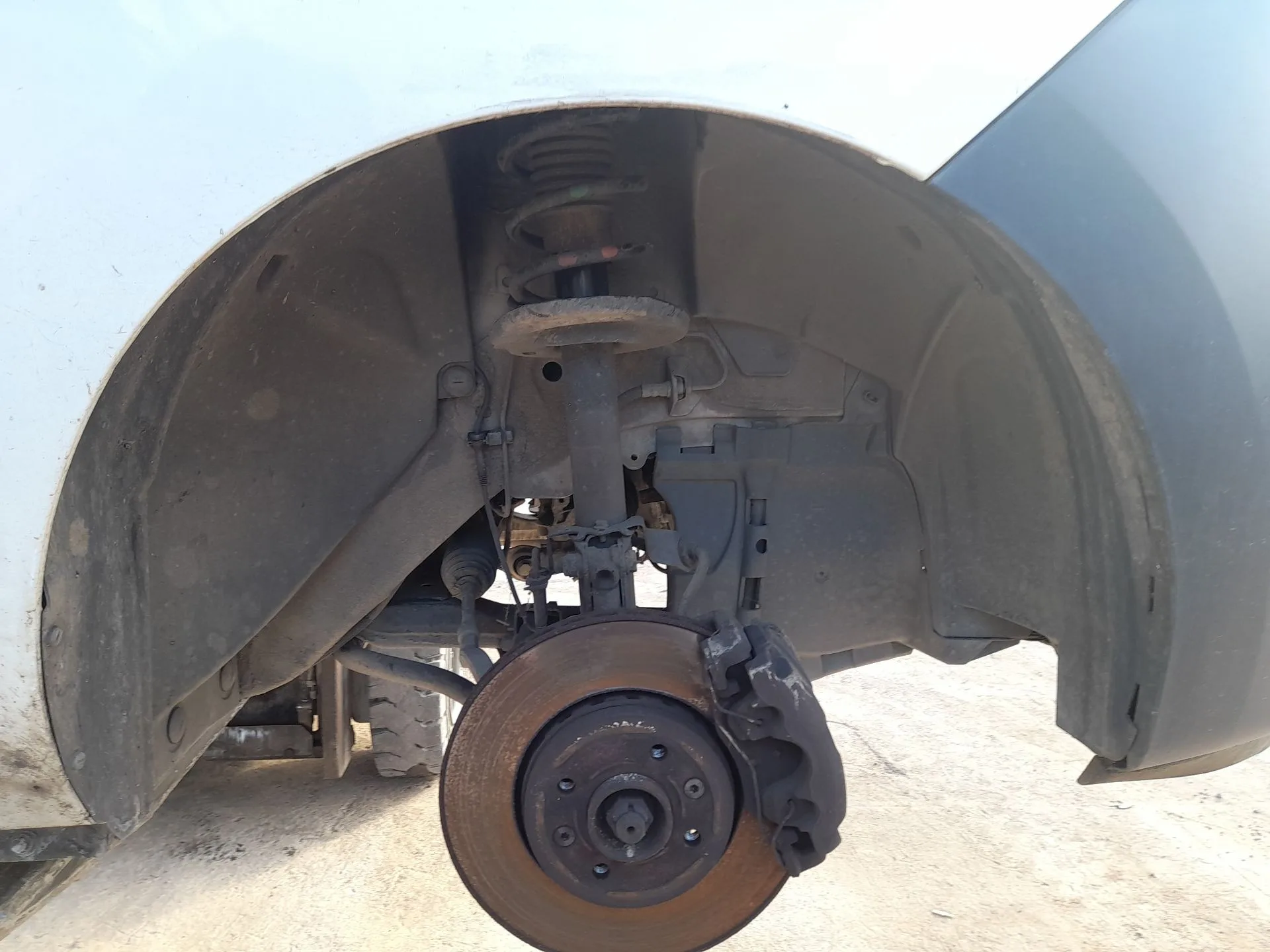 Plastico Pase Rueda Del. Dch. para Dacia Dokker Furgoneta/Monovolumen