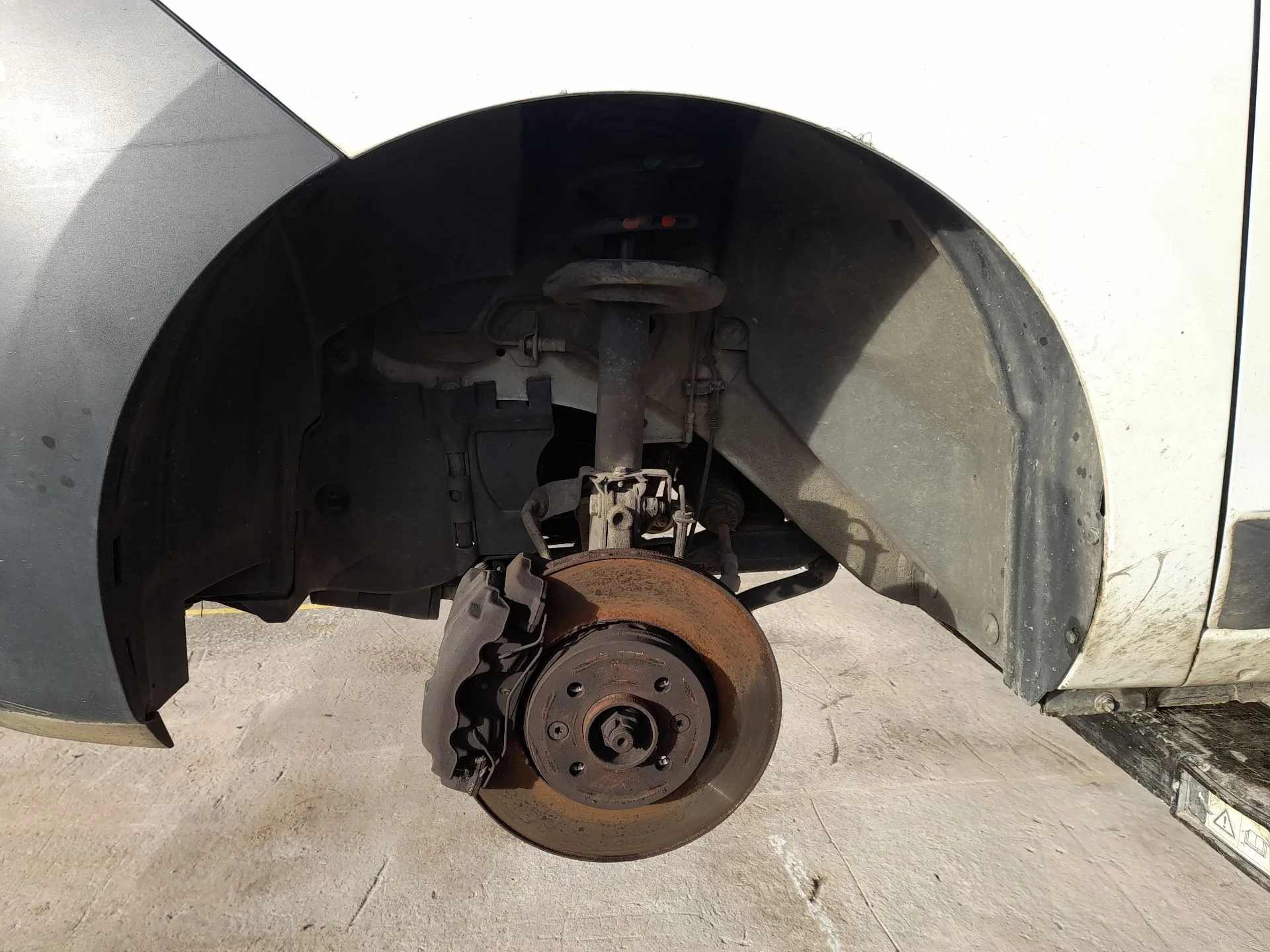 Plastico Pase Rueda Del. Izq. para Dacia Dokker Furgoneta/Monovolumen