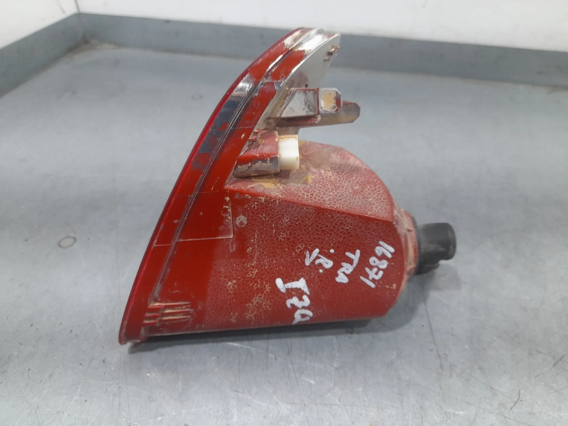 Piloto Trasero Izquierdo Paragolpes para Ford Fiesta Vii (Hj, Hf)