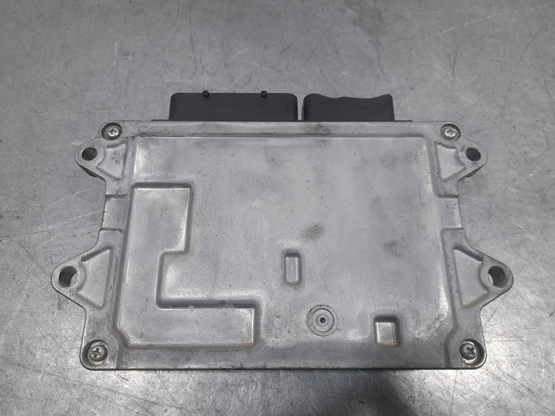Centralita Motor Uce para Mazda 2 Lim. ()