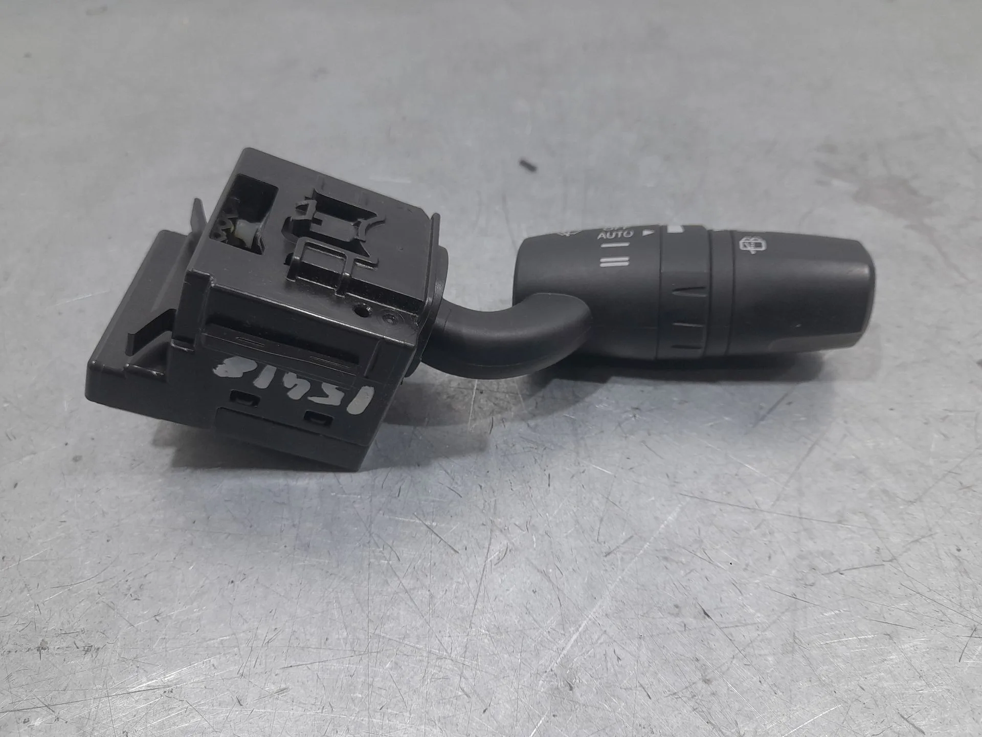 Mando Limpia para Mazda 2 Lim. ()