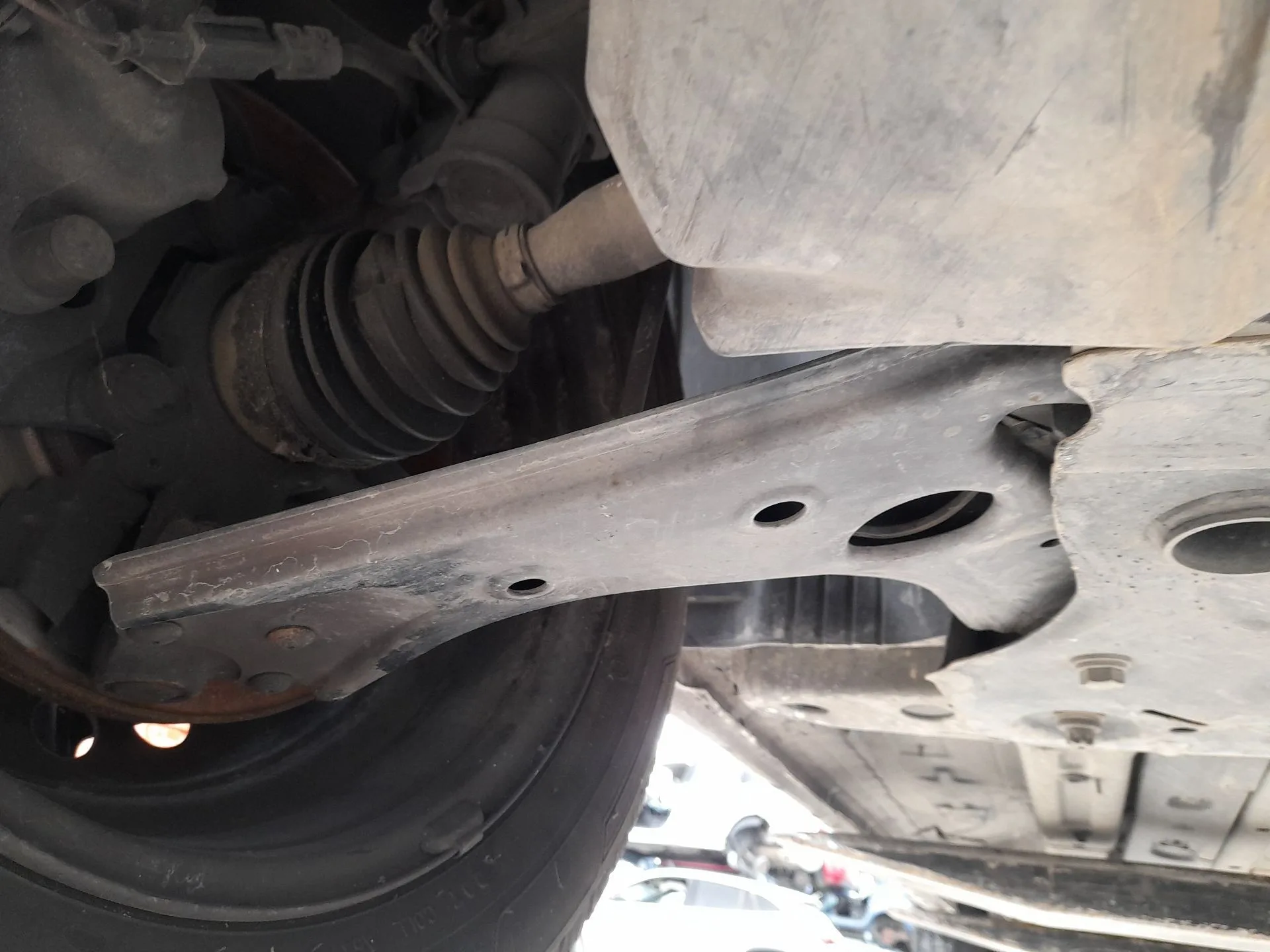 Brazo Suspension Inferior Delantero Derecho para Fiat Doblo Cargo (263_)