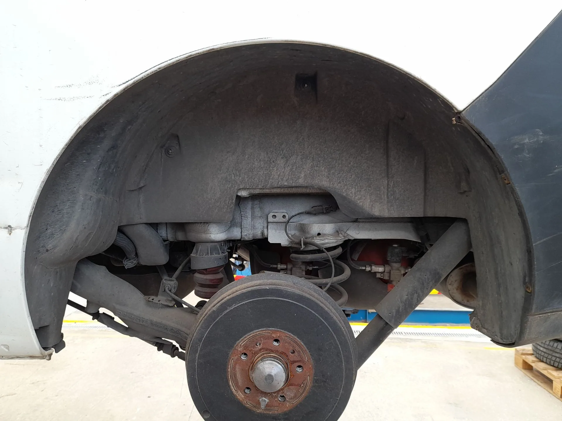Plastico Pase Rueda Tras. Izq. para Fiat Doblo Cargo (263_)