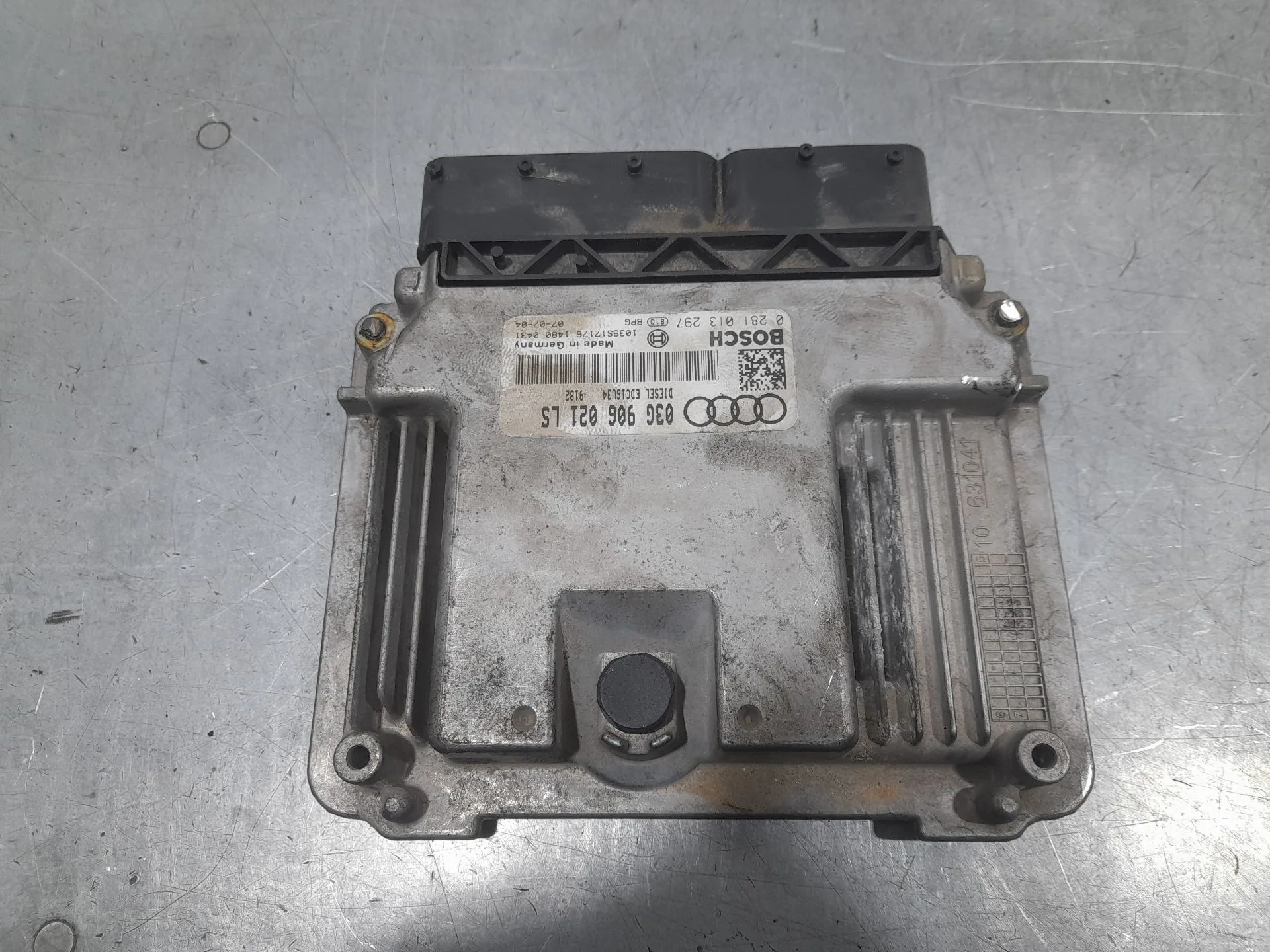 Centralita Motor Uce para Audi A3 (8P1)