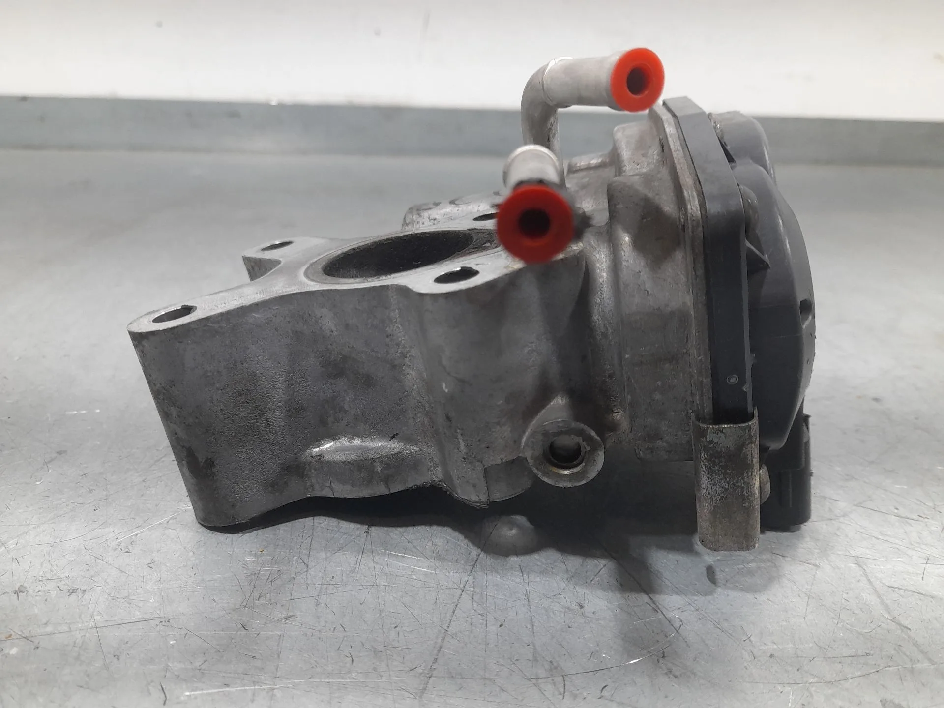 Caja Mariposa Egr para Nissan Cabstar ->09.06