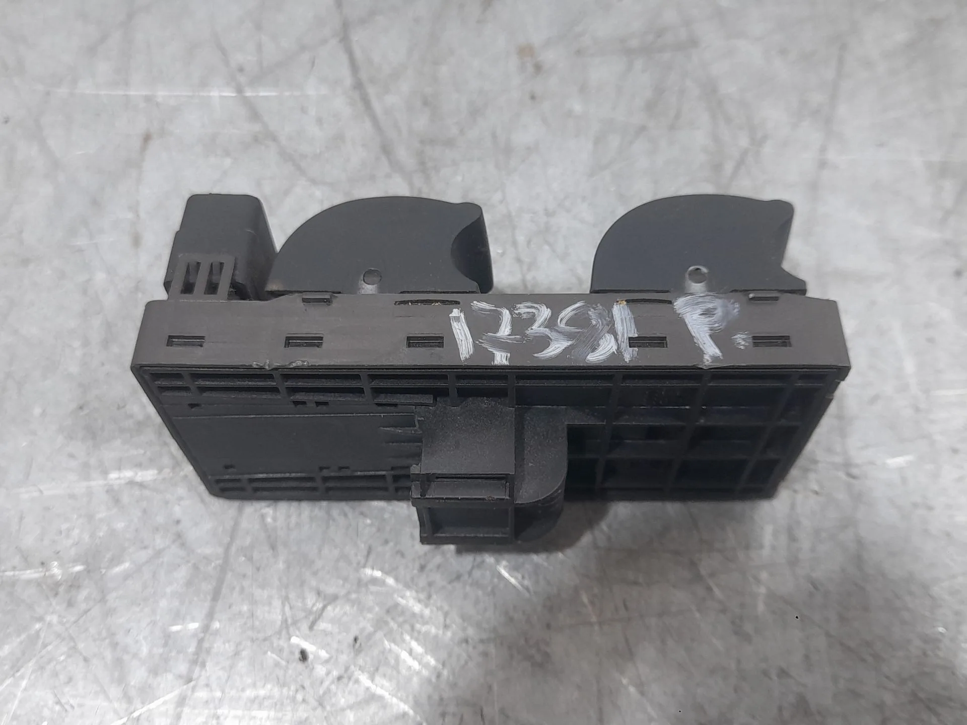 Mando Elevalunas Delantero Izquierdo para Audi A4 B7 (8Ec)