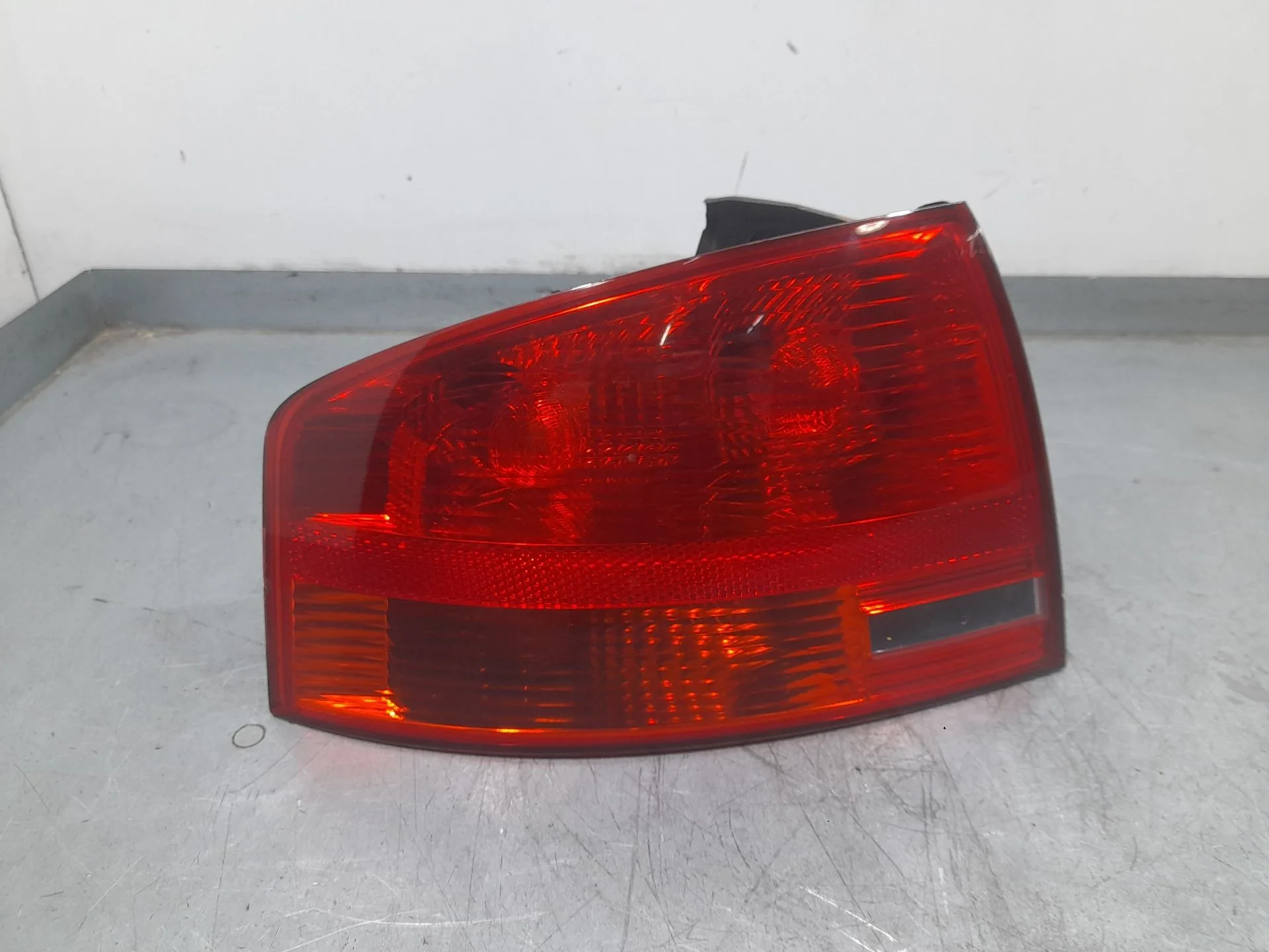 Piloto Trasero Izquierdo Interior para Audi A4 B7 (8Ec)