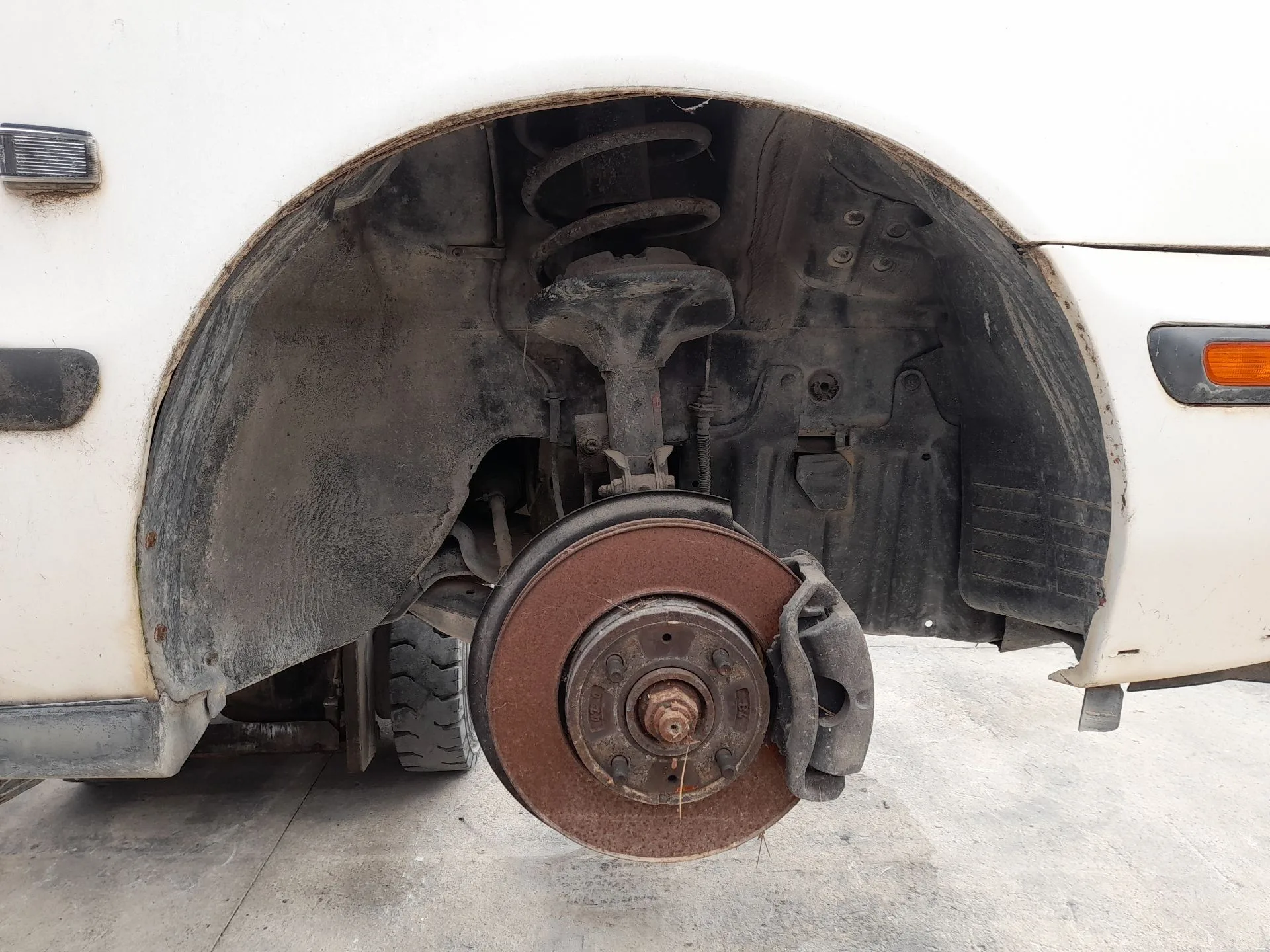 Plastico Pase Rueda Del. Dch. para Volvo S40 I (644)