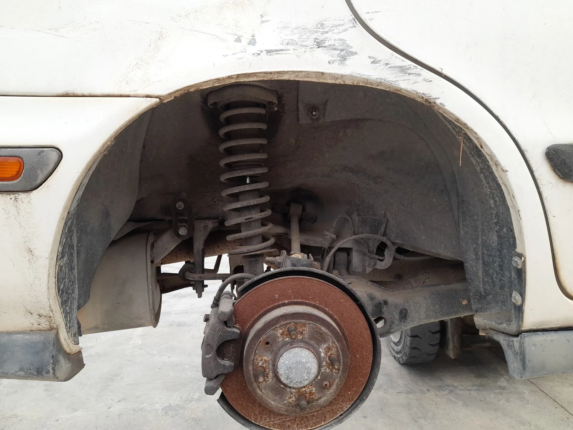 Plastico Pase Rueda Tras. Dch. para Volvo S40 I (644)