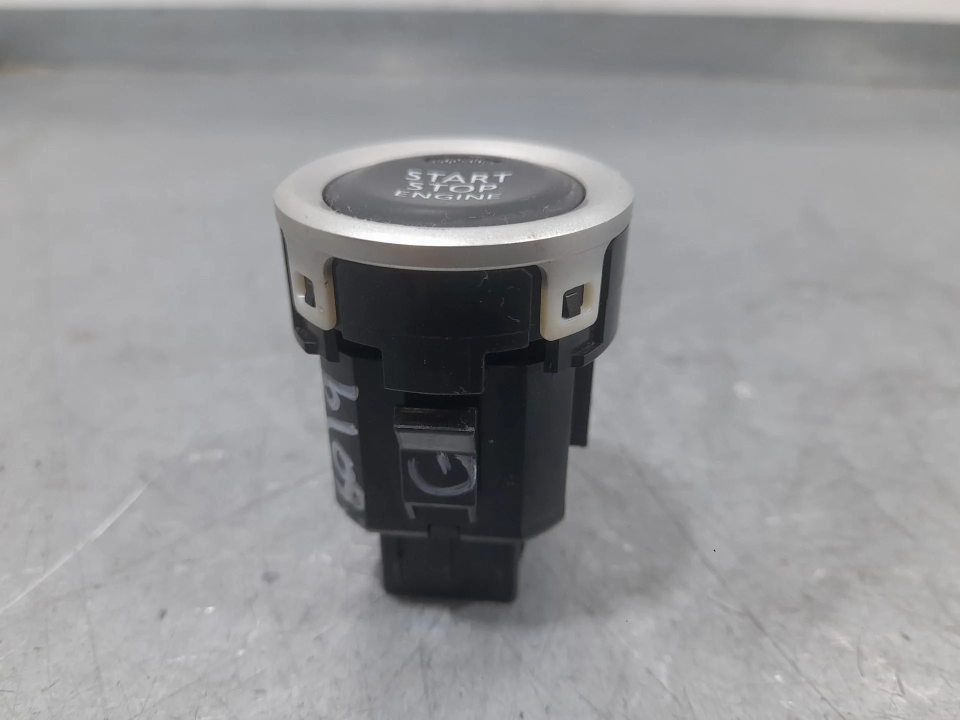 Boton Start/Stop para Mitsubishi Space Star (A00)