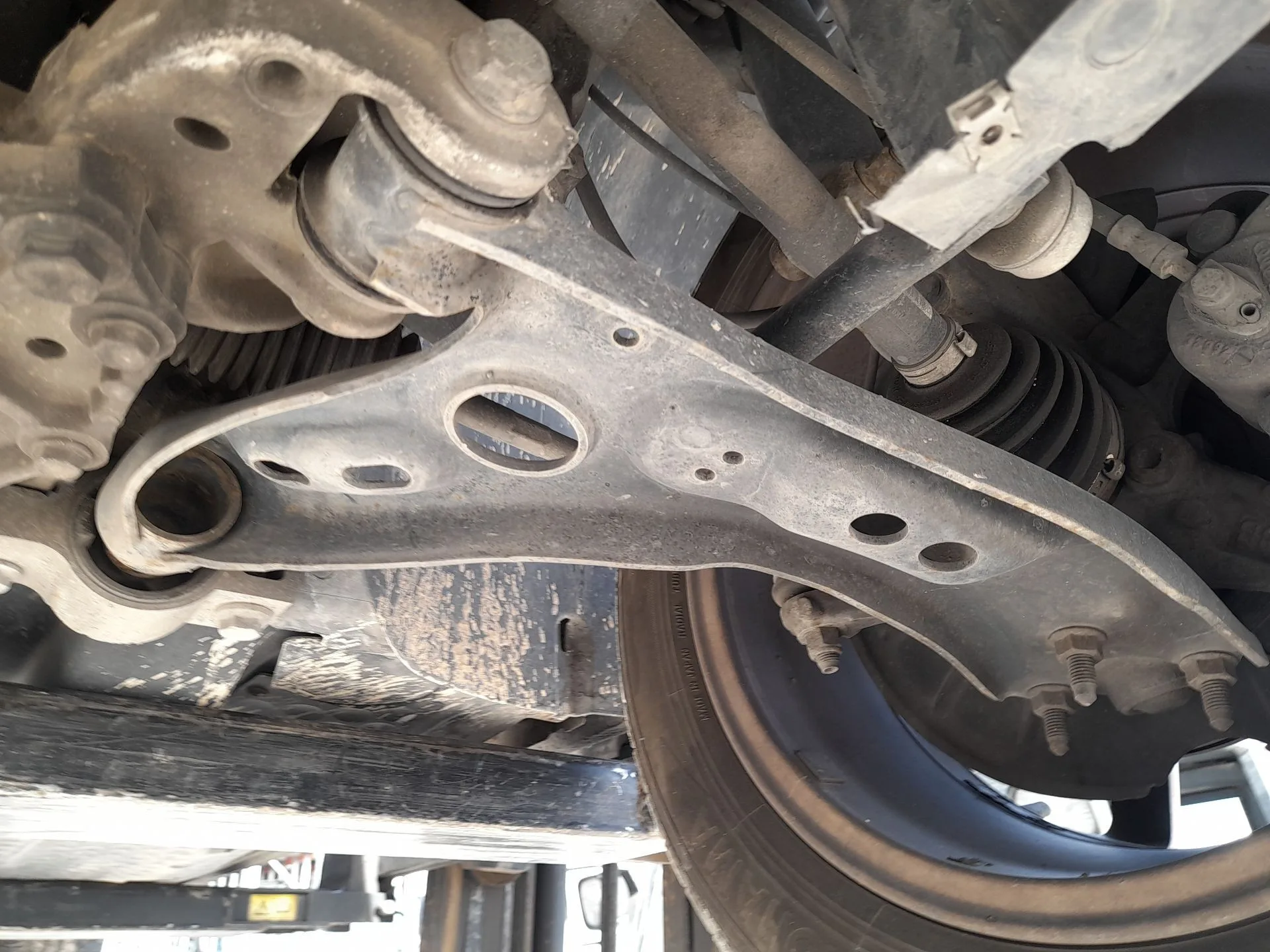 Brazo Suspension Inferior Delantero Izquierdo para Seat Leon (1P1)