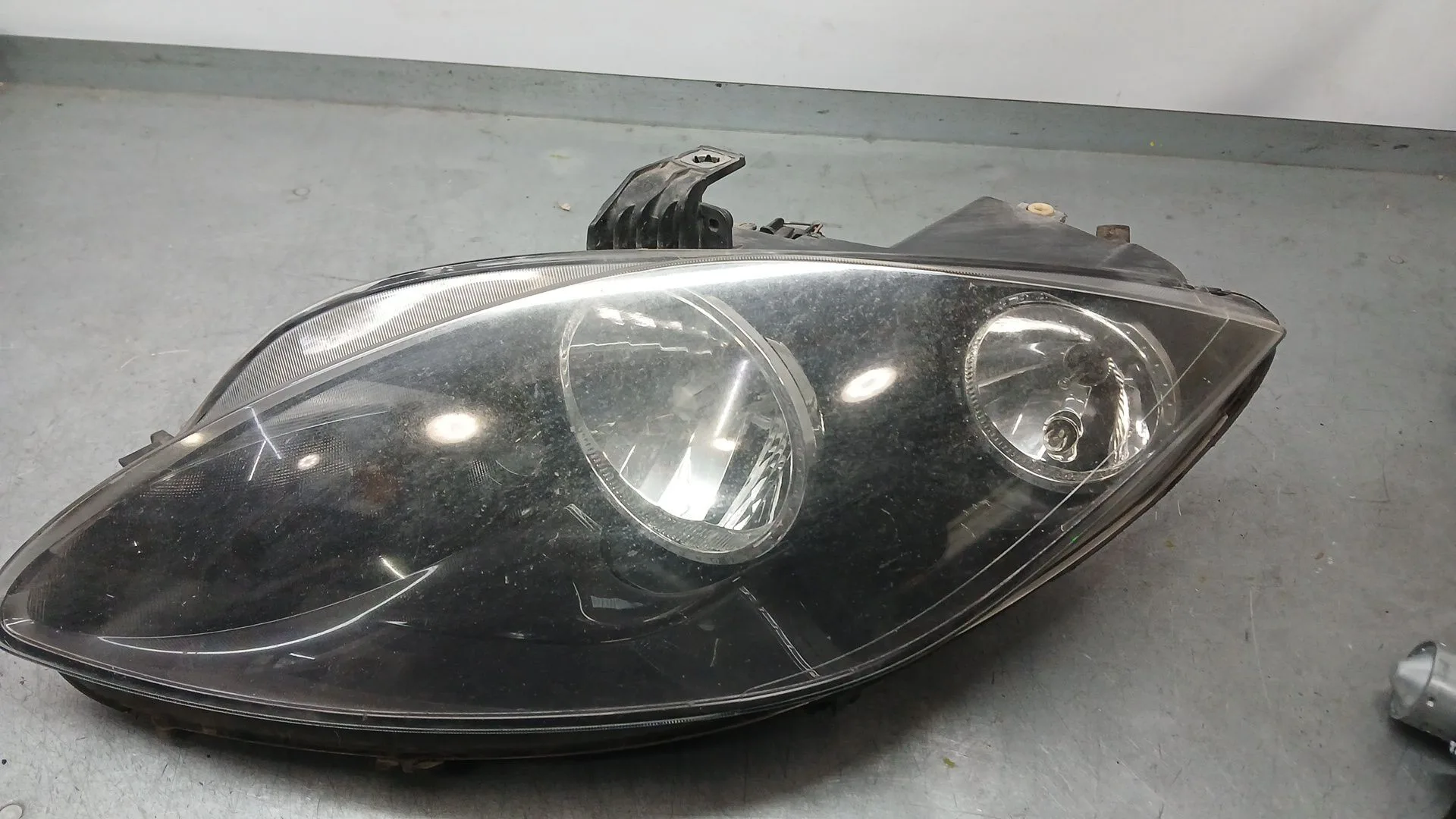 Faro Izquierdo para Seat Leon (1P1)